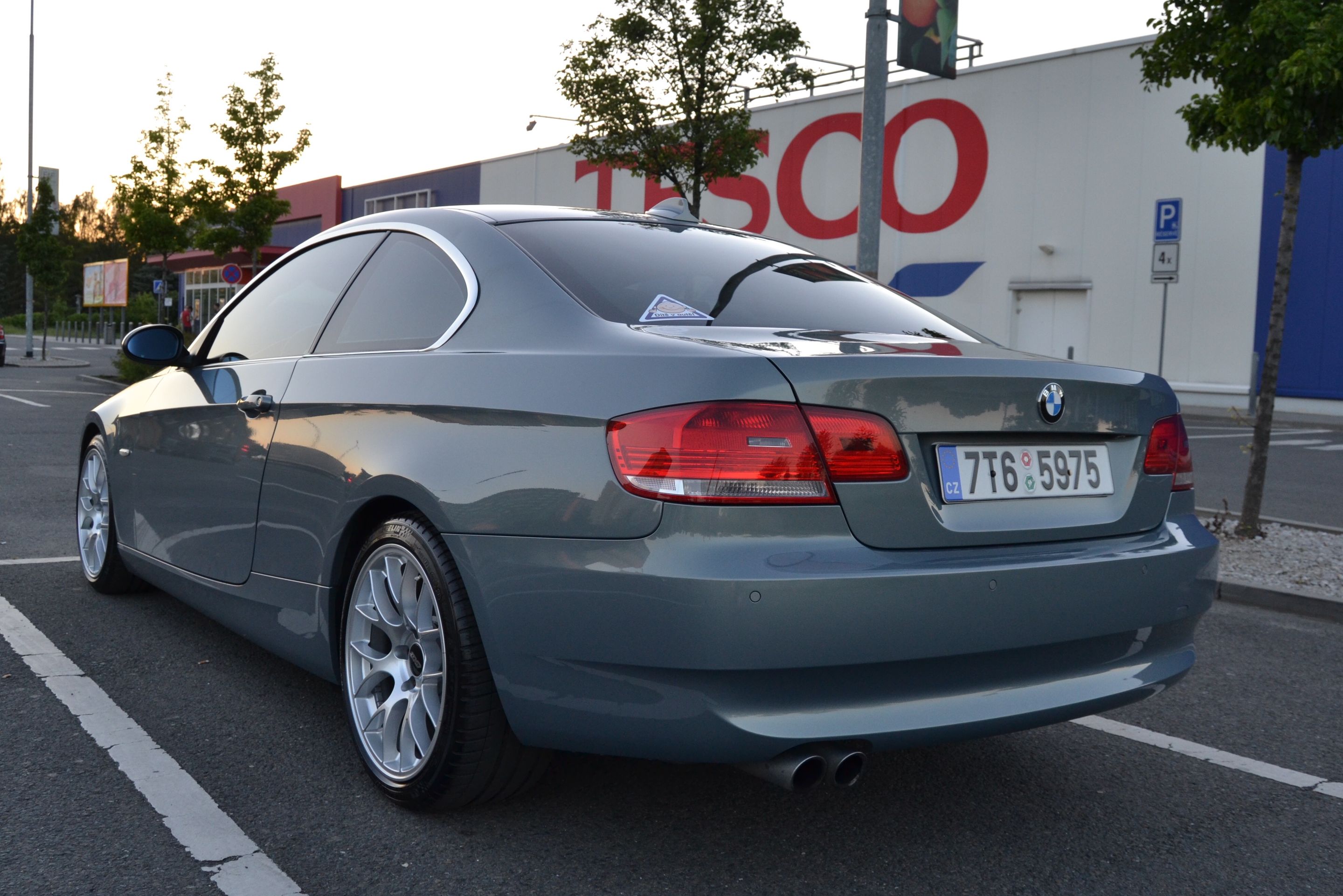 Grey BMW E92 Coupe 3 Series with 18" EC-7 Apex wheels in Race Silver