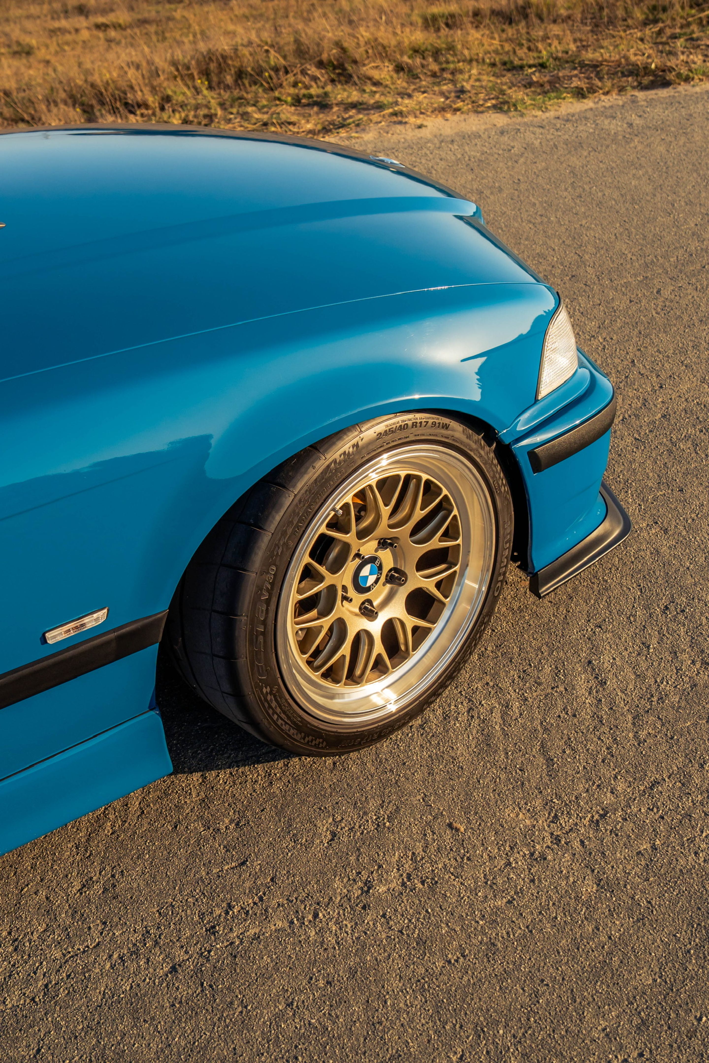 Blue BMW E36 M3 with 17" ML-10RT Apex wheels in Machined Lip Gloss Motorsport Gold