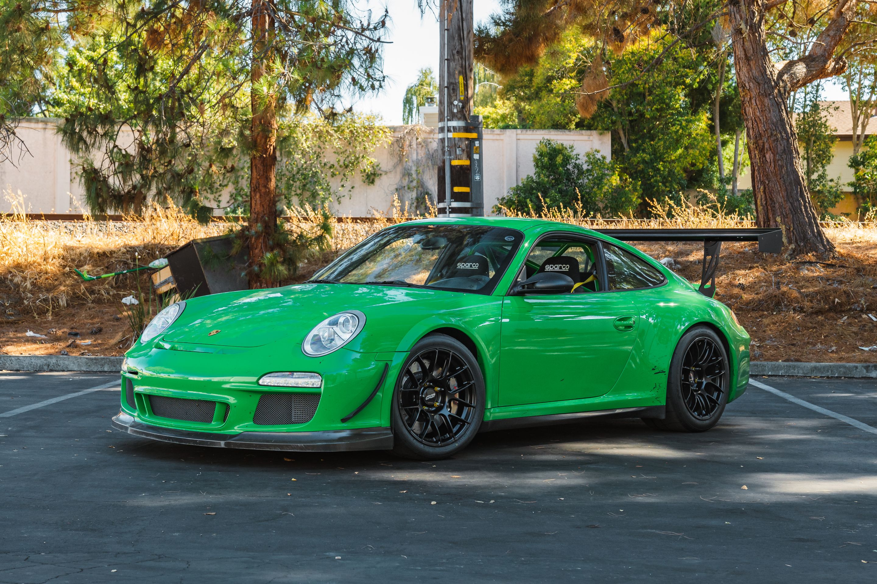 Green Porsche 911 997 GT3 RS with 18" EC-7RS Apex wheels in Satin Black