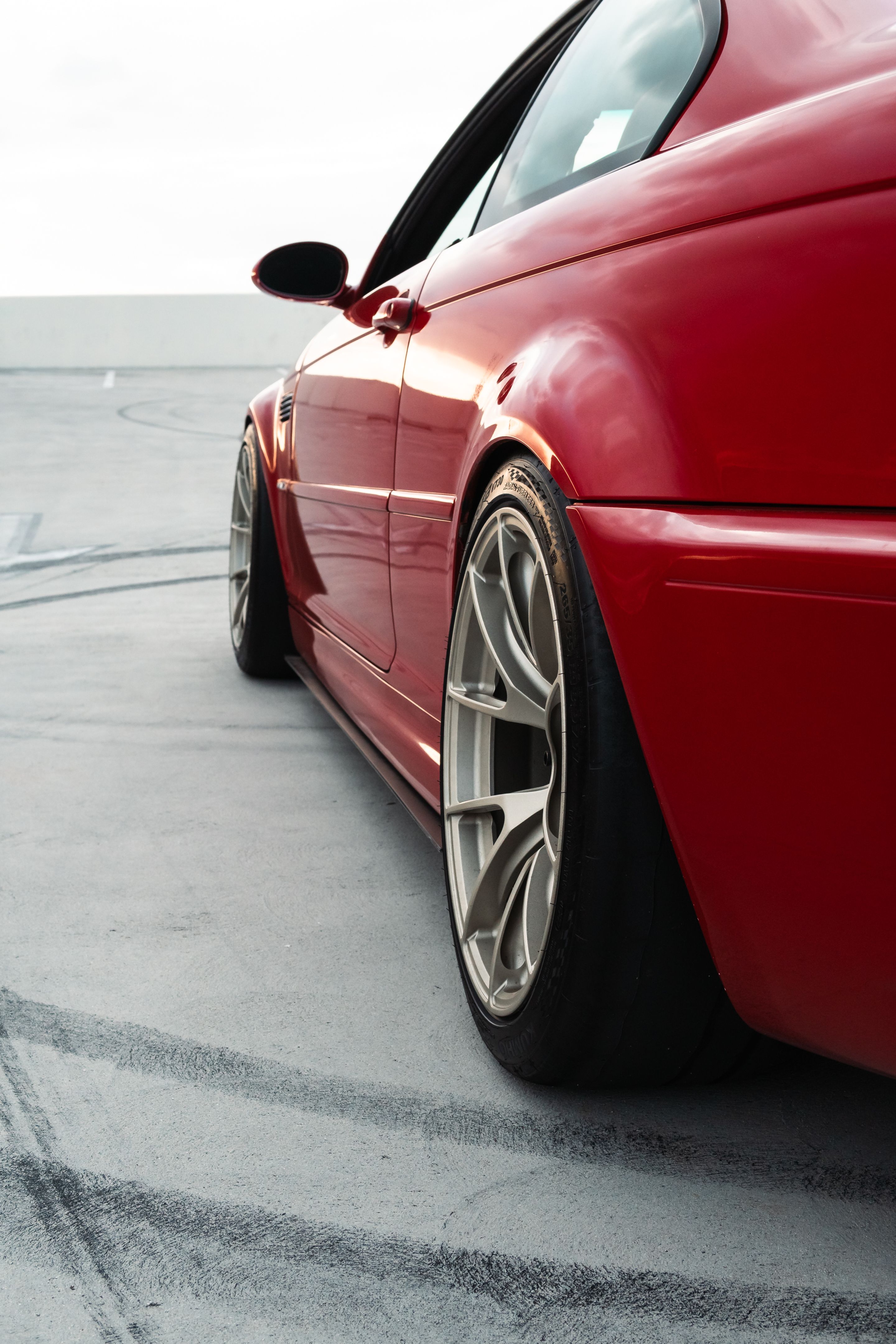 Red BMW E46 M3 with 18" VS-5RS Apex wheels in Motorsport Gold