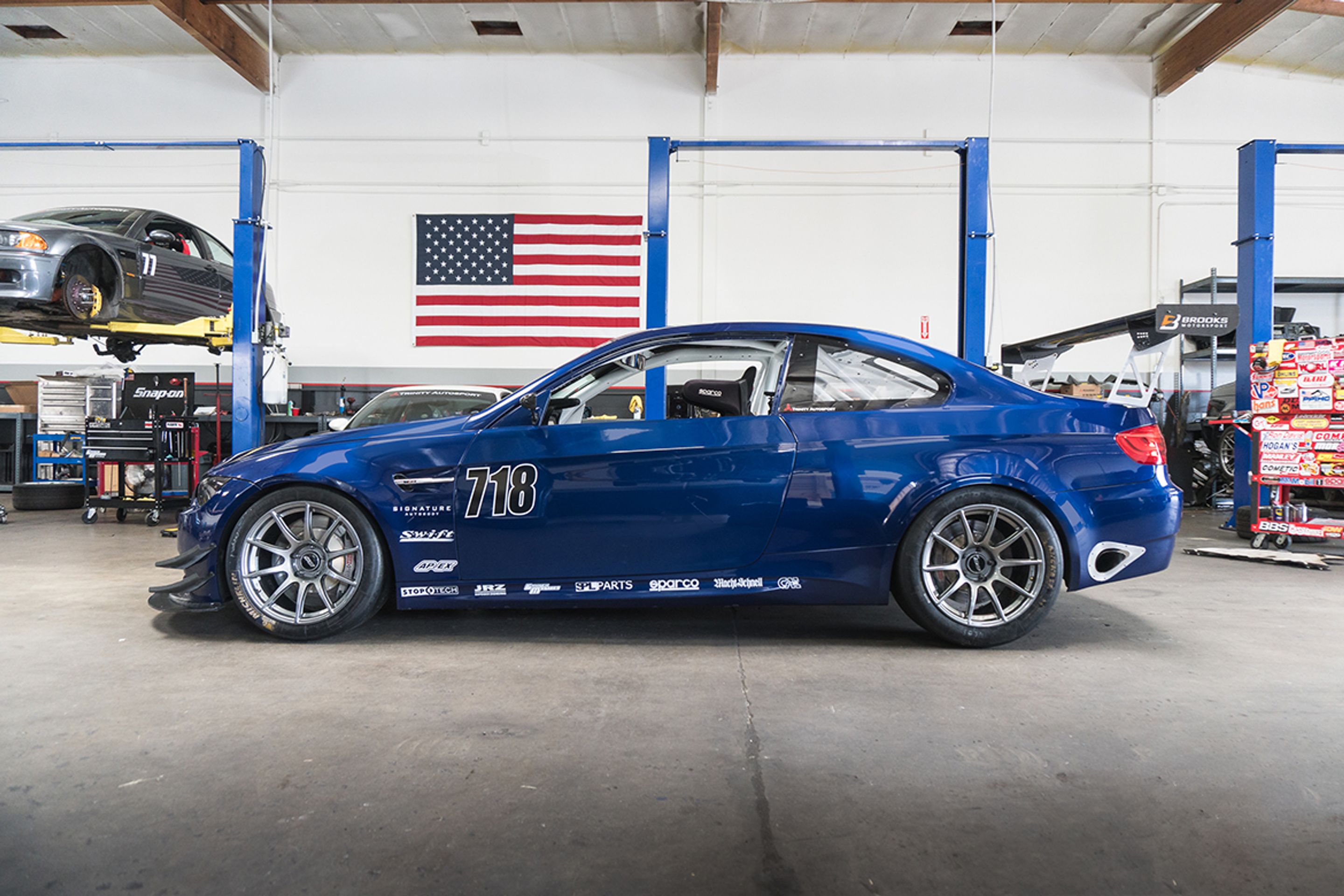 Blue BMW E92 Coupe M3 with 18" SM-10 Apex wheels in Anthracite