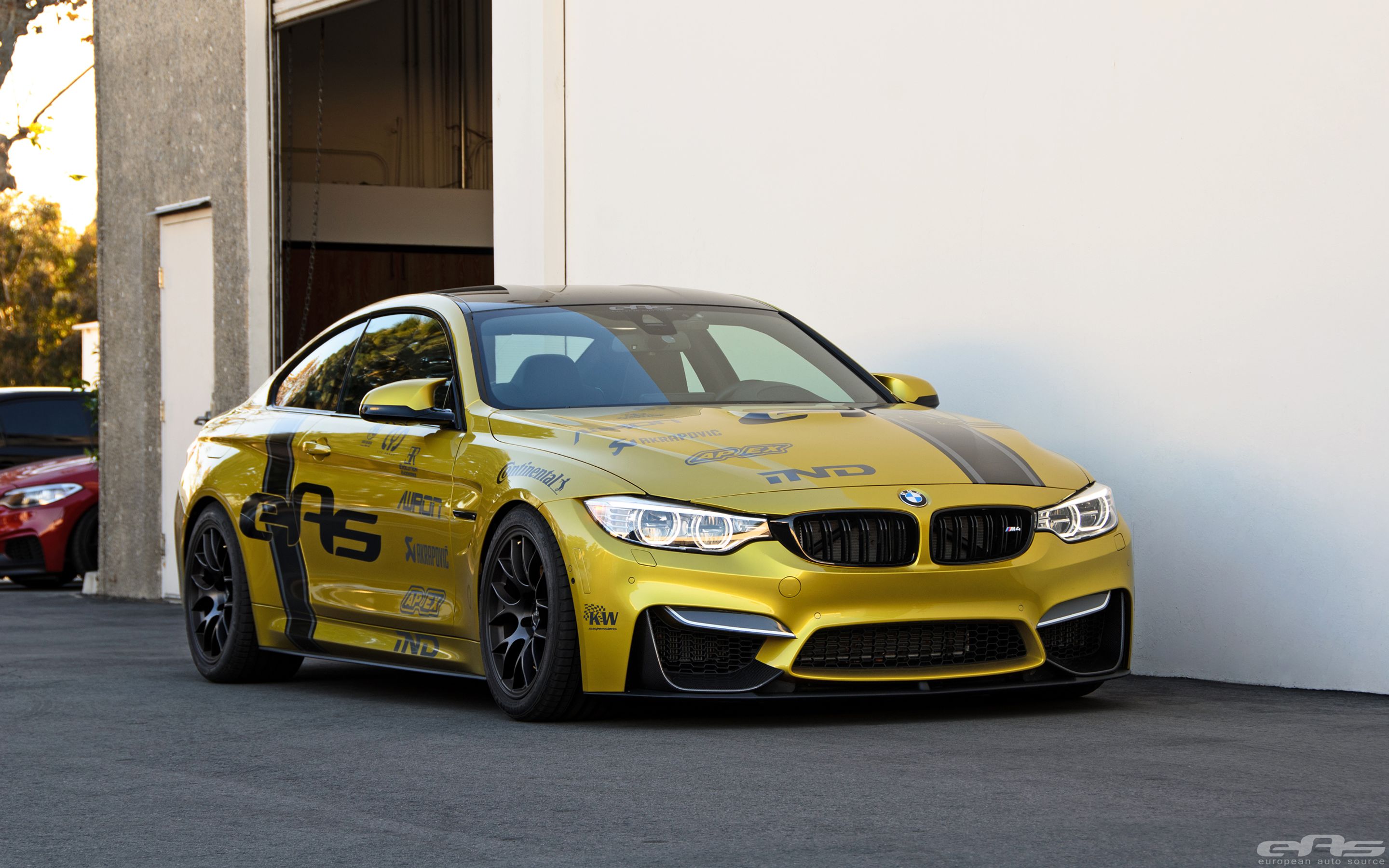 Yellow BMW F82 Coupe M4 with 18" EC-7 Apex wheels in Satin Black