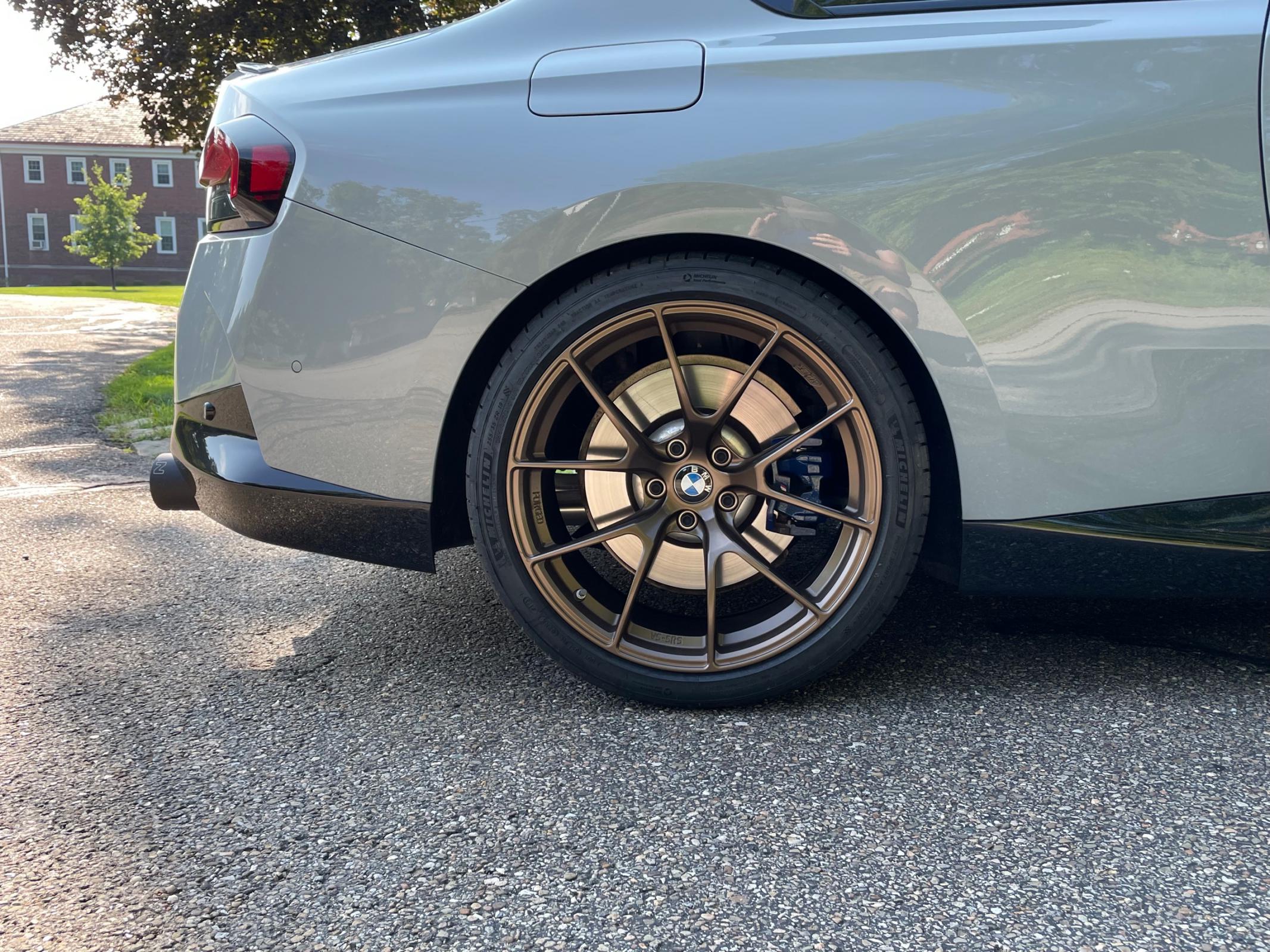 BMW G42 2 Series with 19