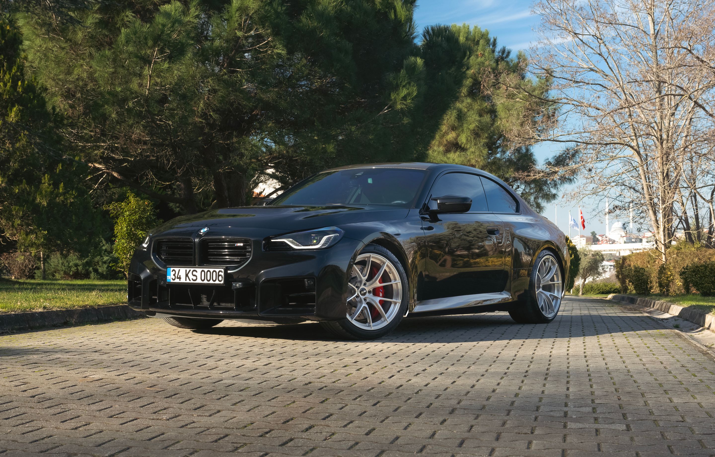Black BMW G87 M2 with 19"/20" VS-5RS Apex wheels in Brushed Clear