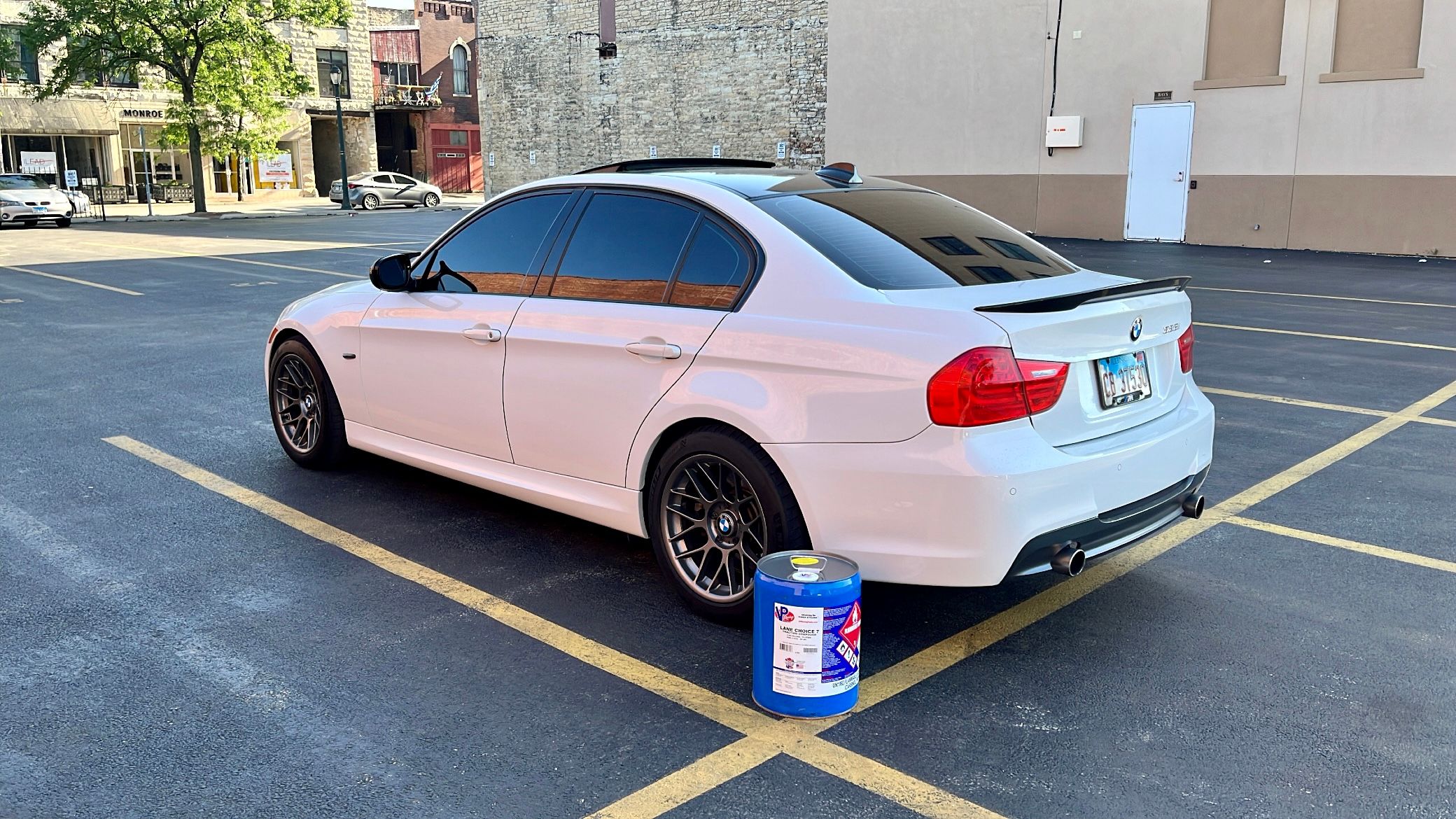 White BMW E90 LCI Sedan 3 Series with 18" ARC-8 Apex wheels in Anthracite