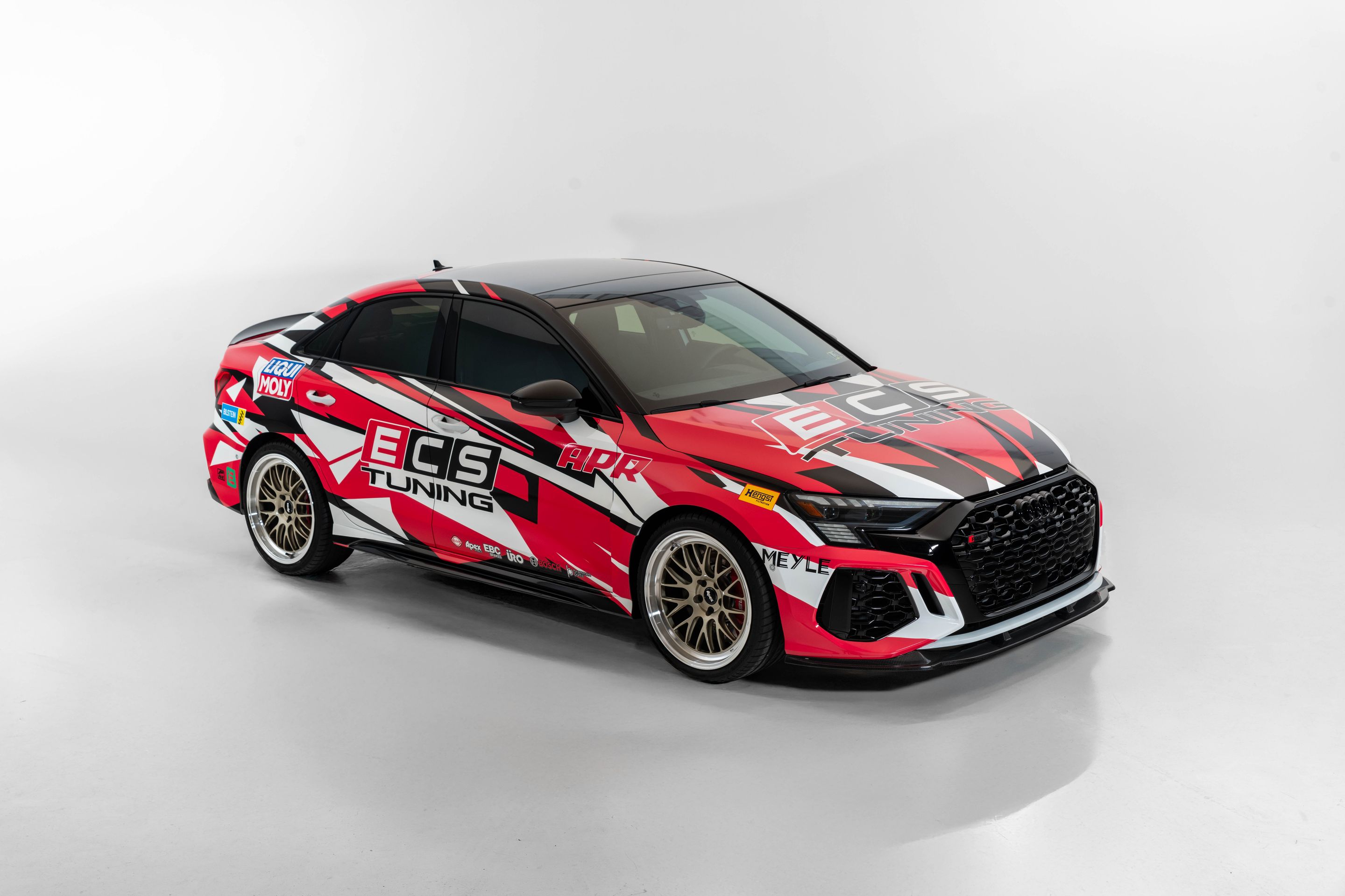 Race Livery Audi 8Y RS 3 with 19" ML-10RT Apex wheels in Machined Lip Gloss Motorsport Gold