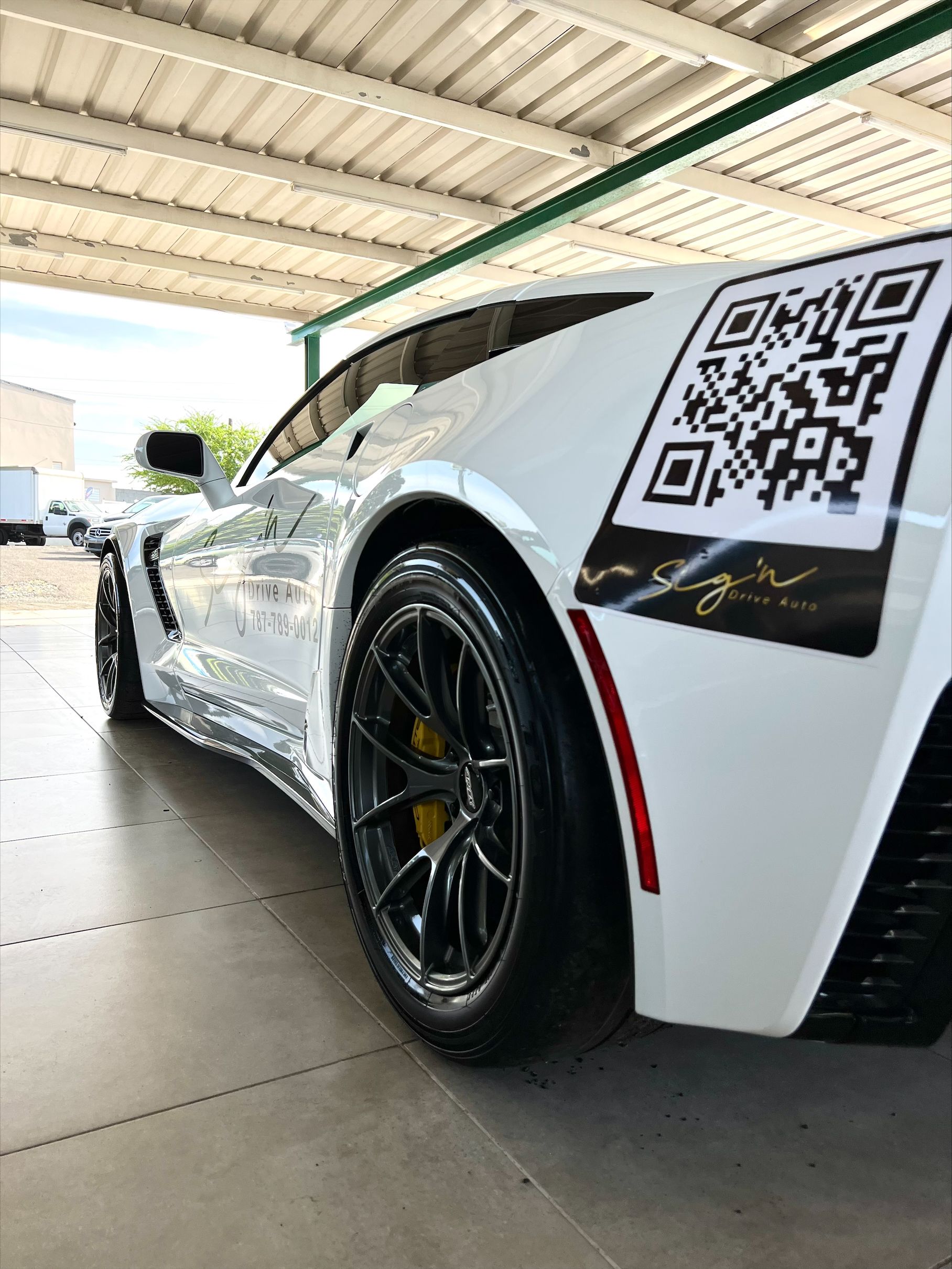 Chevrolet C7 Corvette Z06 with 18