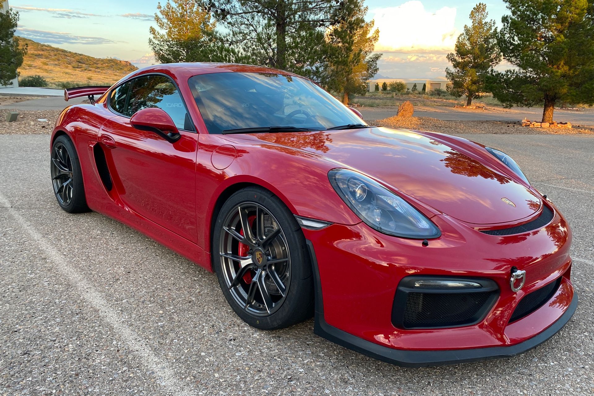 Porsche 981 Cayman GT4 with 19