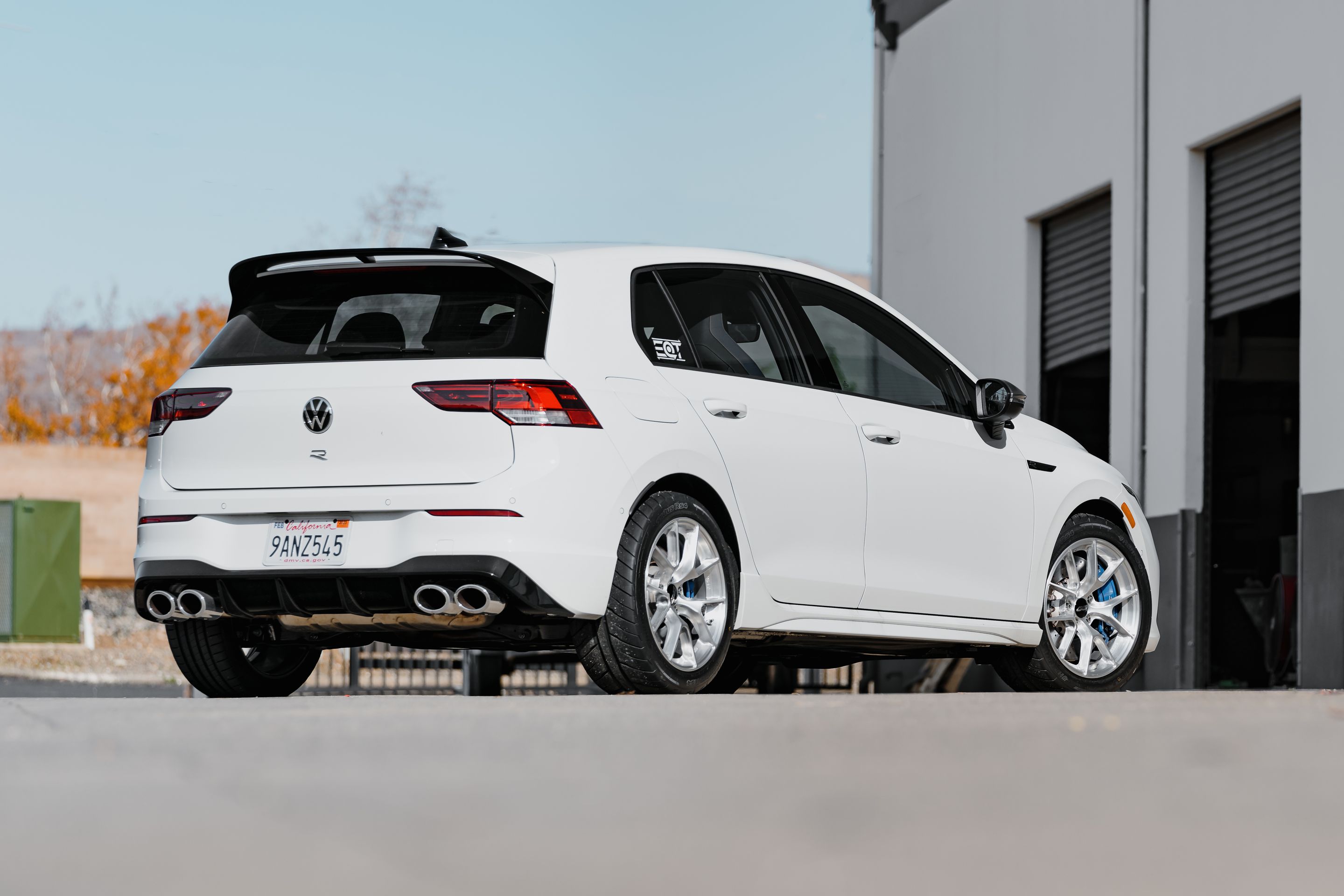 White VW MK8 Golf R with 17" VS-5RS Apex wheels in Brushed Clear