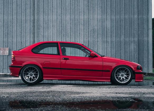 BMW E36 3 Series with 17" ARC-8 in Hyper Black