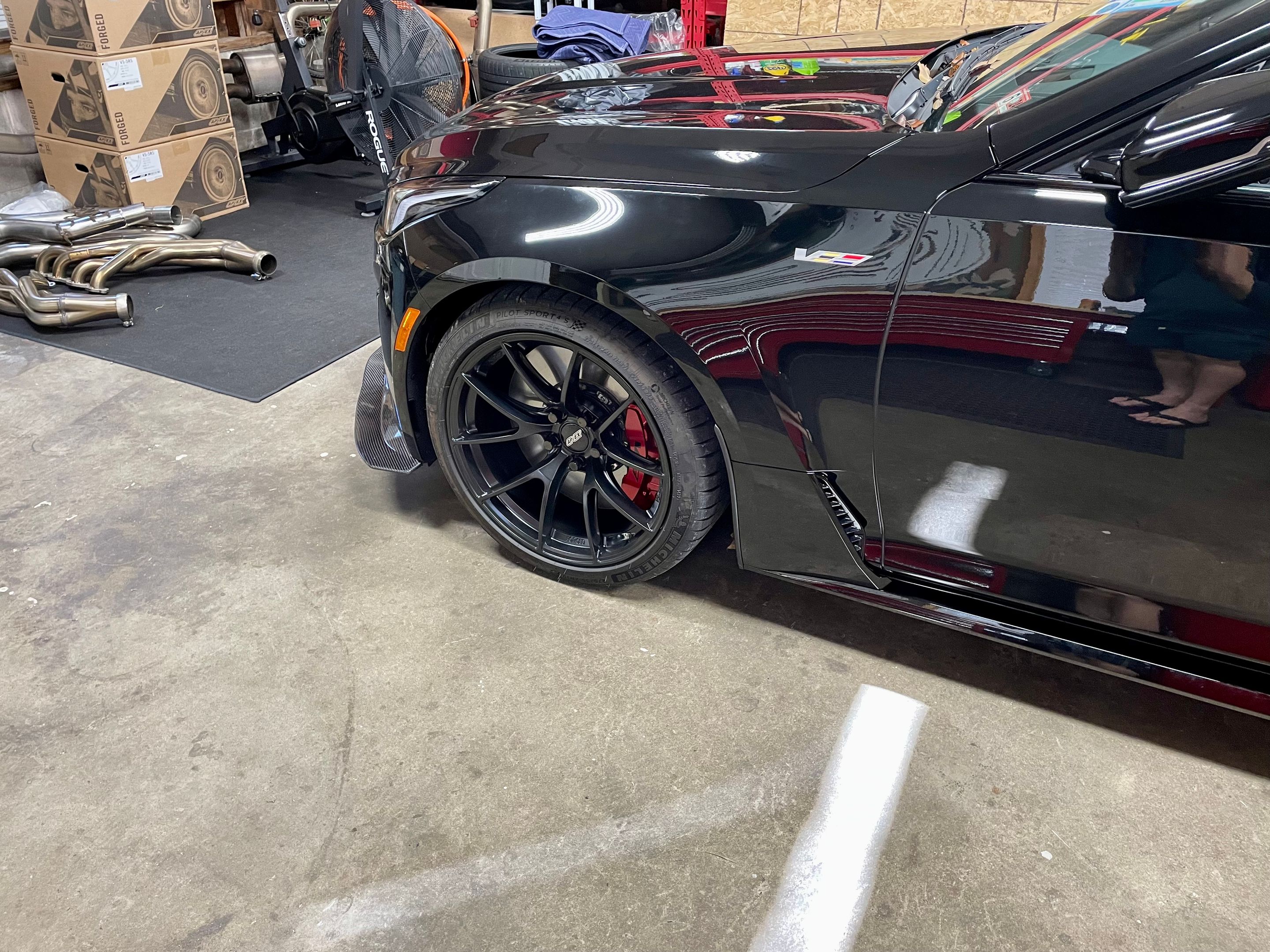 Black Cadillac CT5-V Blackwing with 19" VS-5RS Apex wheels in Satin Black