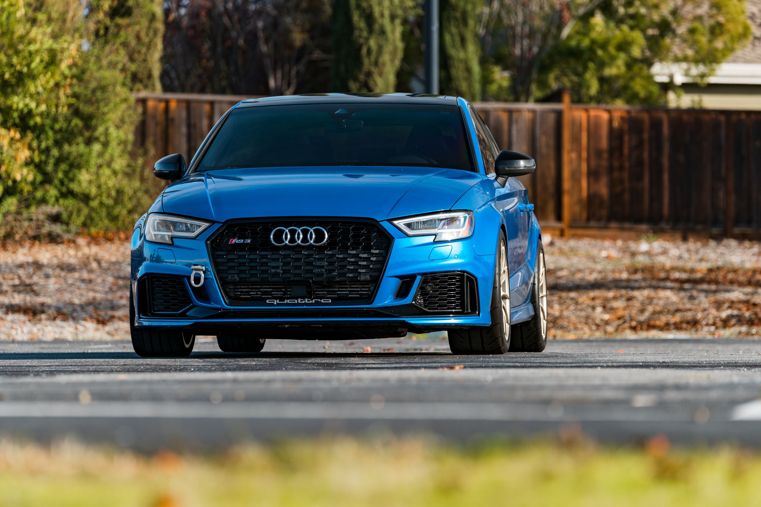 Blue Audi 8V RS 3 with 18" SM-10RS Apex wheels in Motorsport Gold