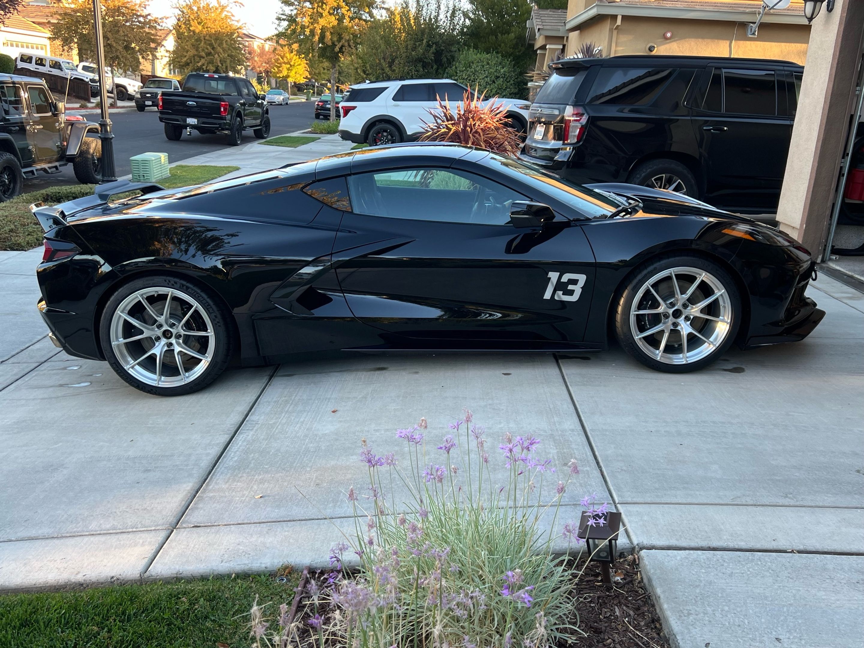 Black Chevrolet C8 Corvette Stingray/Z51 with 19"/20" VS-5RS Apex wheels in Brushed Clear