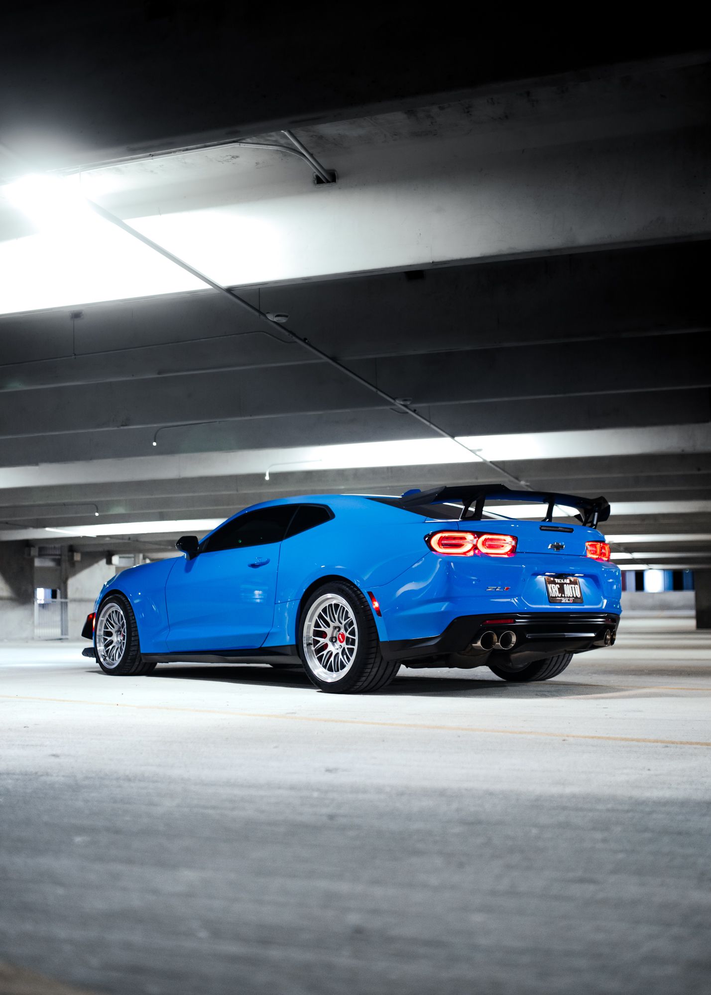 Blue Chevrolet 6th Gen Camaro ZL1 1LE with 19" ML-10RT Apex wheels in Machined Lip Race Silver