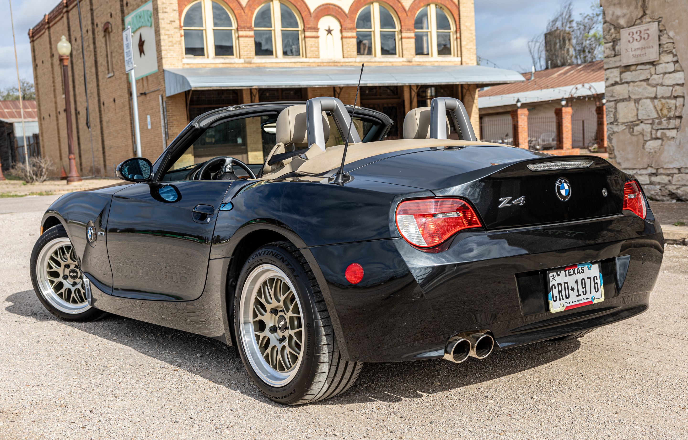 Black BMW E85 Roadster Z4 with 17" ML-10RT Apex wheels in Machined Lip Gloss Motorsport Gold