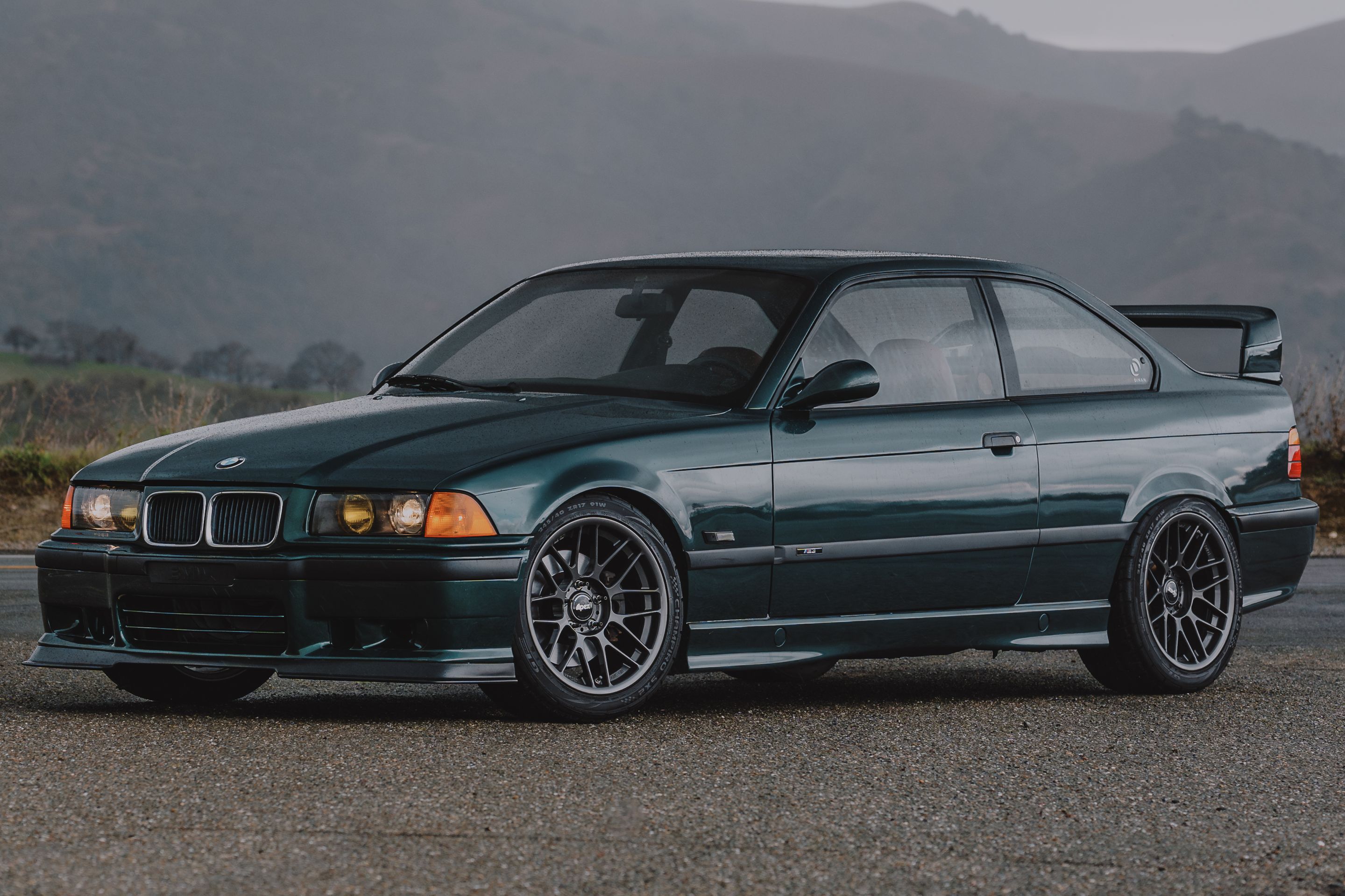 Green BMW E36 M3 with 17" ARC-8RT Apex wheels in Anthracite