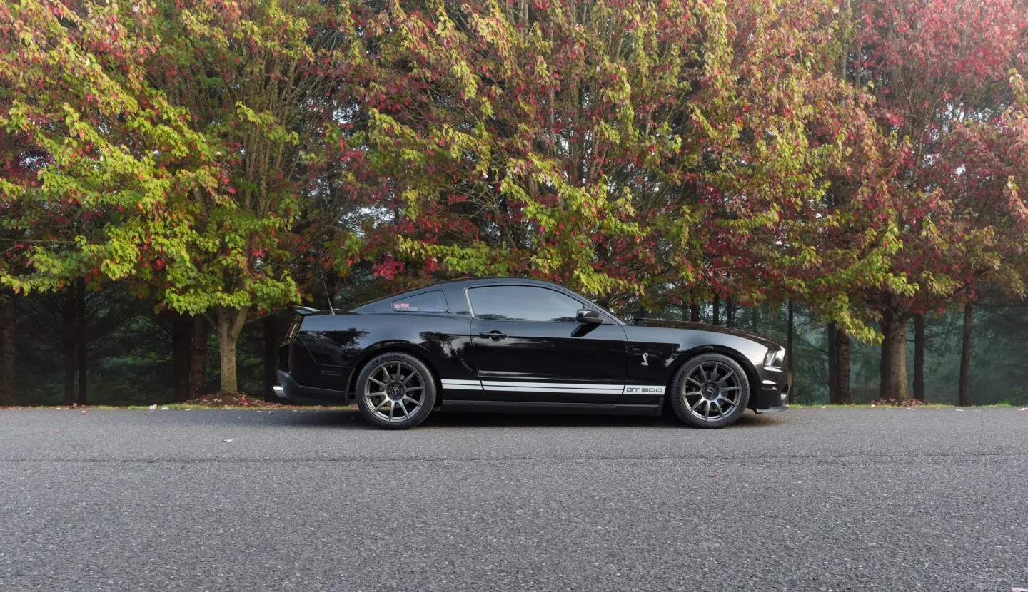 Ford S197 Mustang GT500 with 19