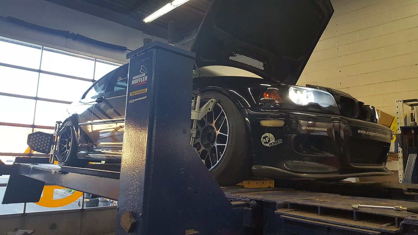 Black BMW E46 M3 with 18" ARC-8 Apex wheels in Satin Black