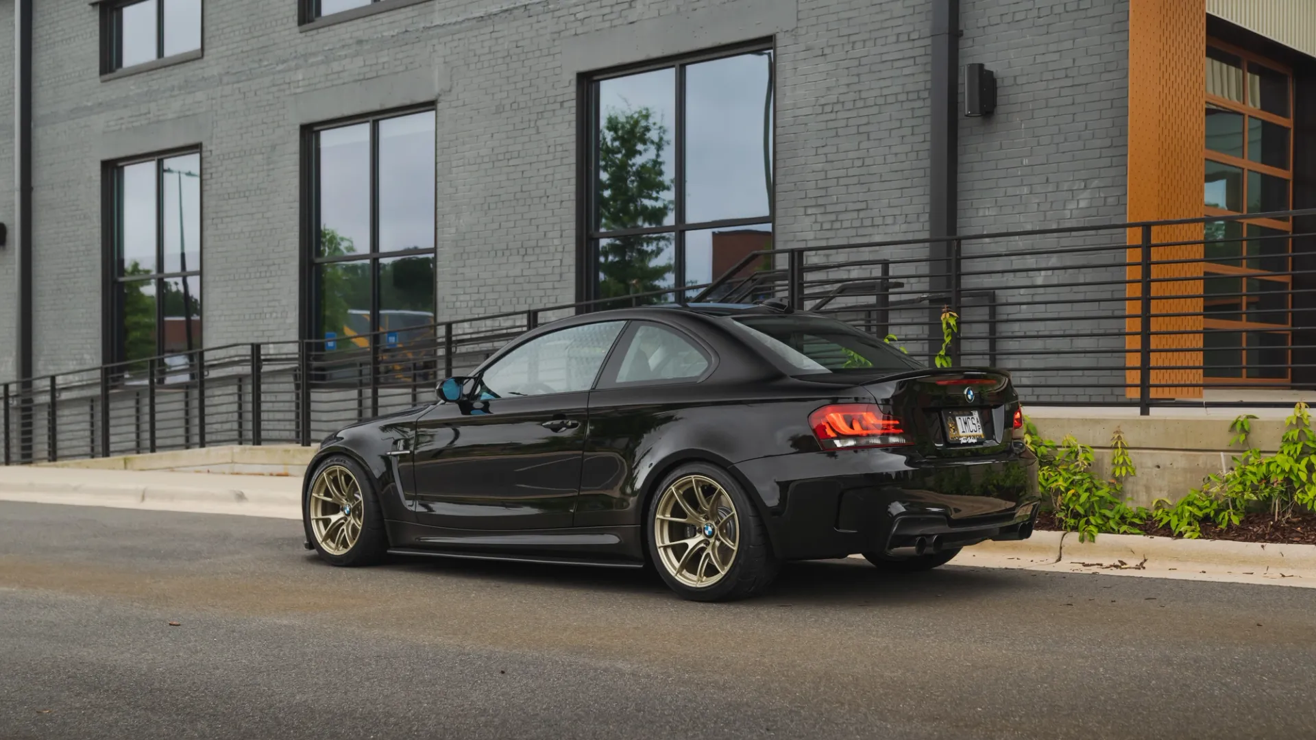 BMW E82 Coupe 1 Series with 18" VS-5RS Wheels in Motorsport Gold
