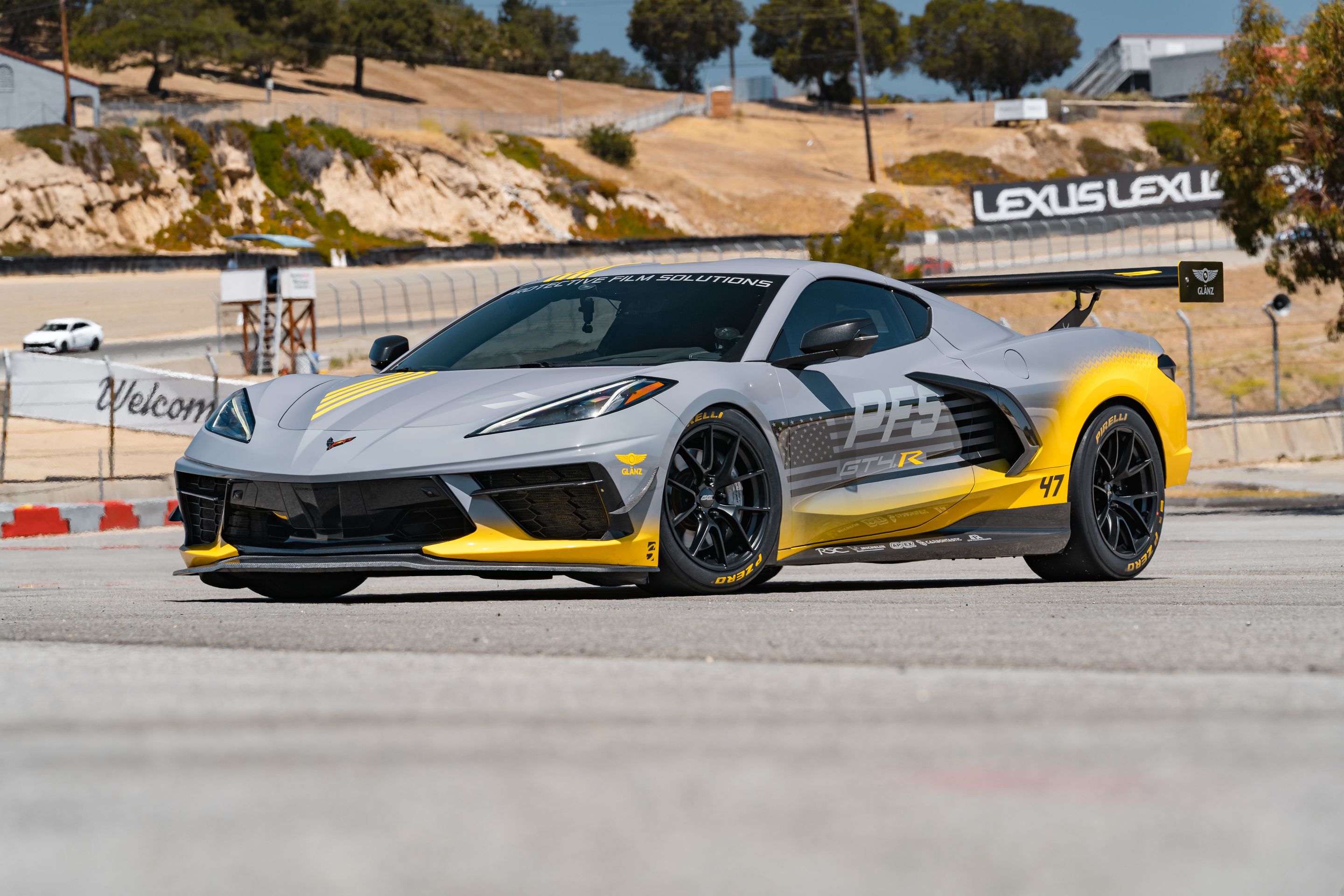 Grey Chevrolet C8 Corvette Stingray/Z51 with 18" VS-5RS Apex wheels in Satin Black