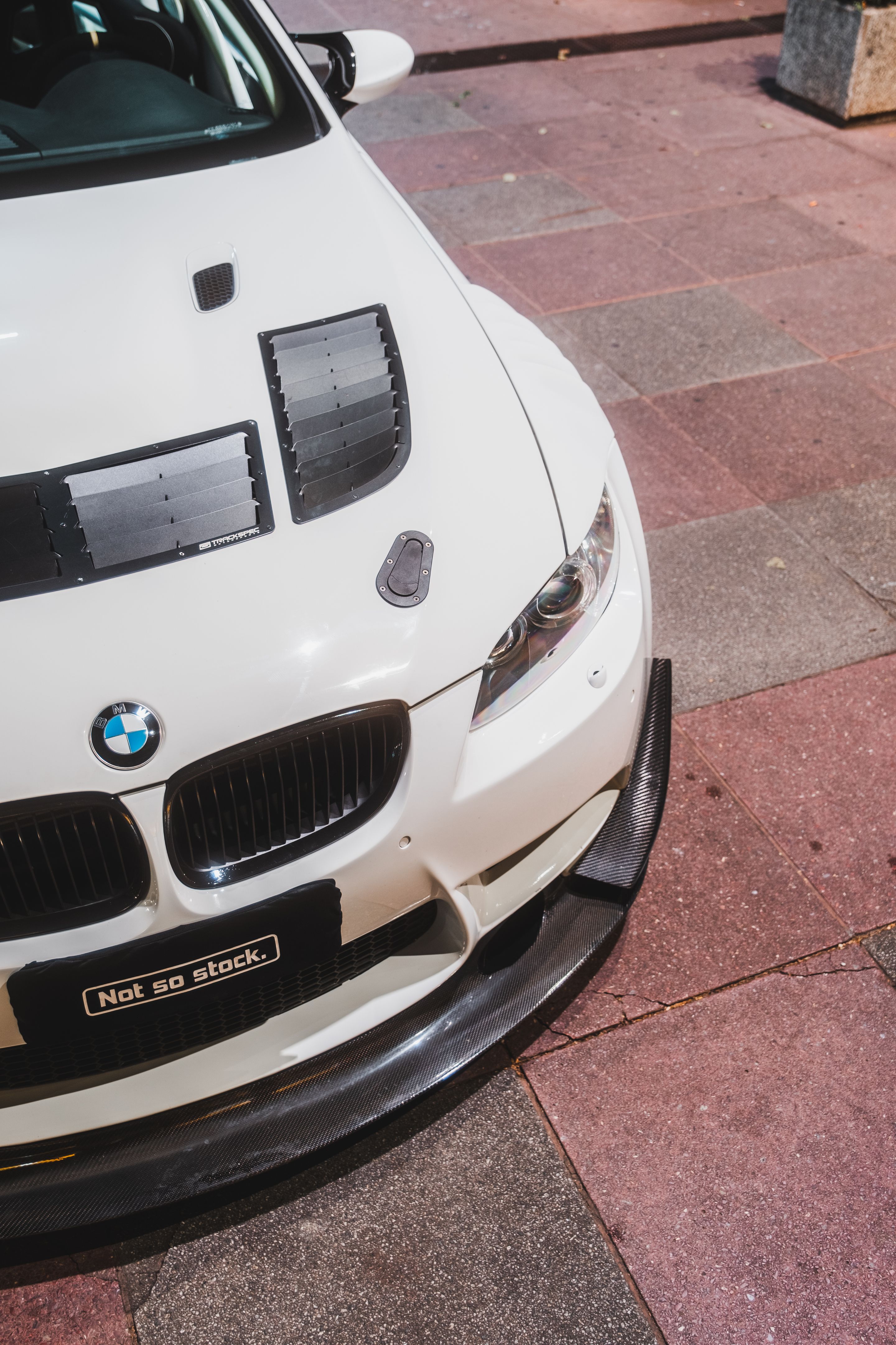 White BMW E92 Coupe M3 with 18" ARC-8 Apex wheels in Hyper Silver