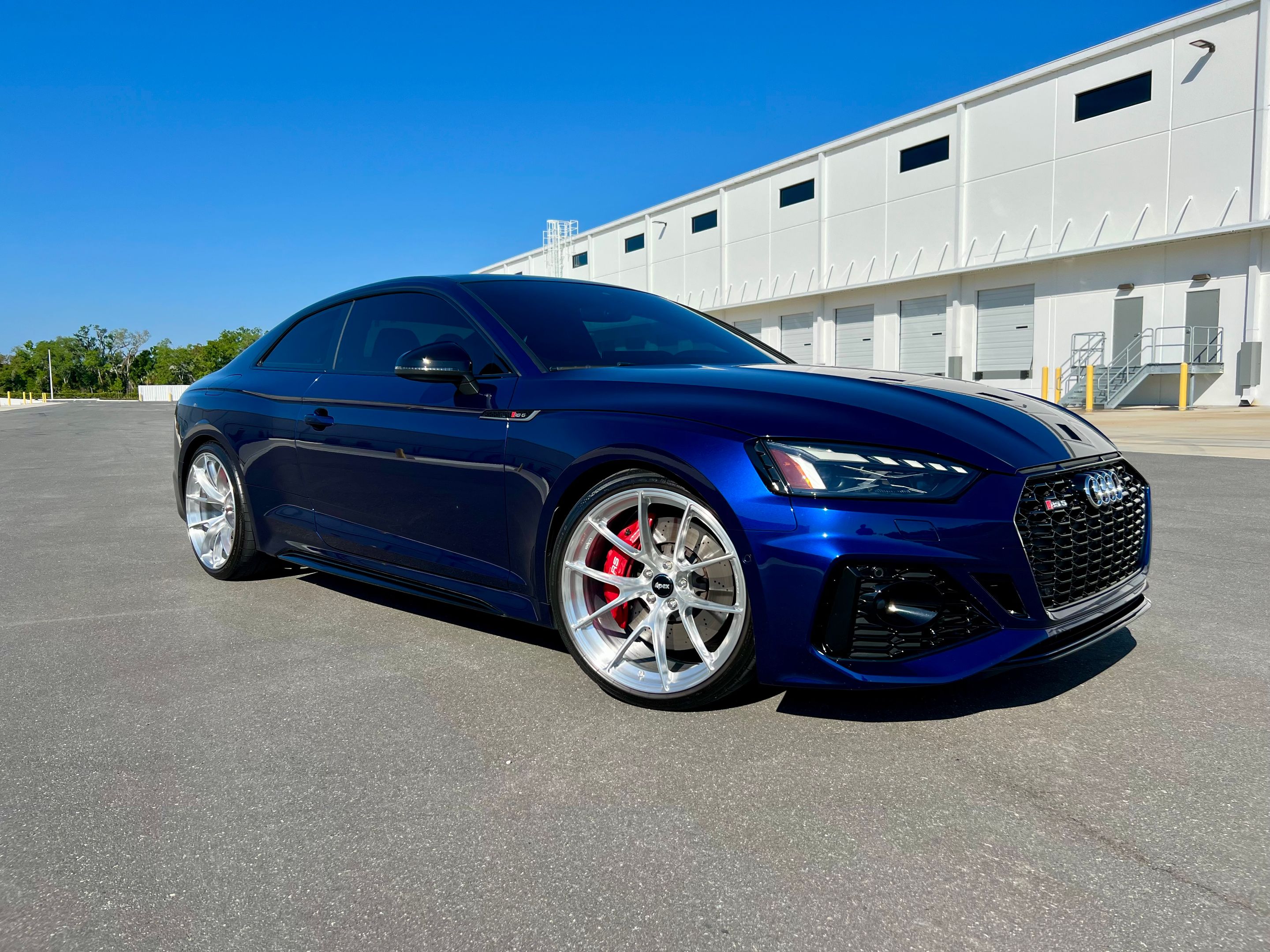 Blue Audi B9 RS 5 Coupe with 20" VS-5RS Apex wheels in Brushed Clear