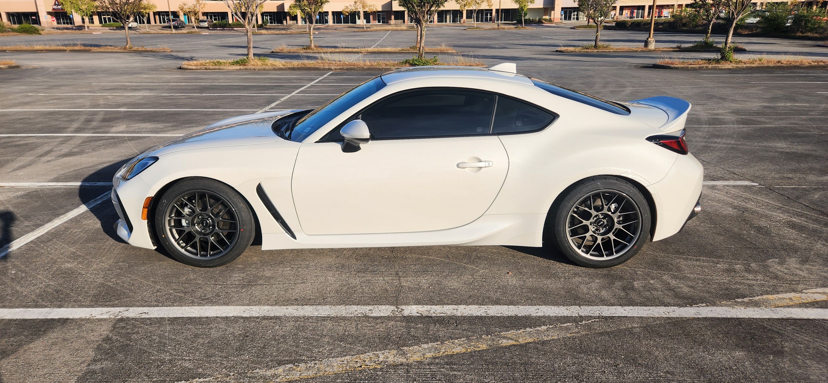 White Subaru ZD8 / Gen 2 BRZ with 17" ARC-8 Apex wheels in Anthracite