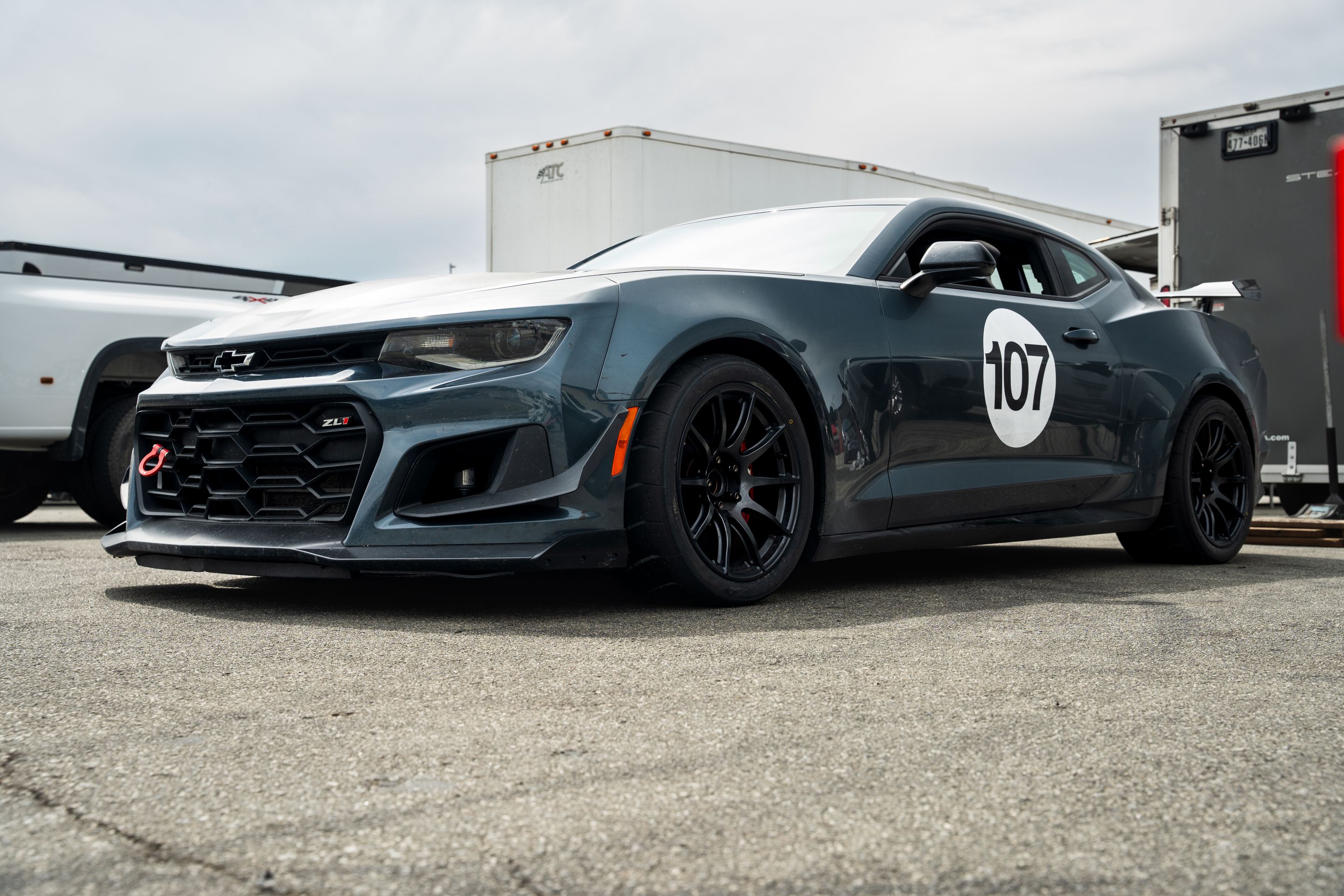 Grey Chevrolet 6th Gen Camaro ZL1 1LE with 18" SM-10 Apex wheels in Anthracite