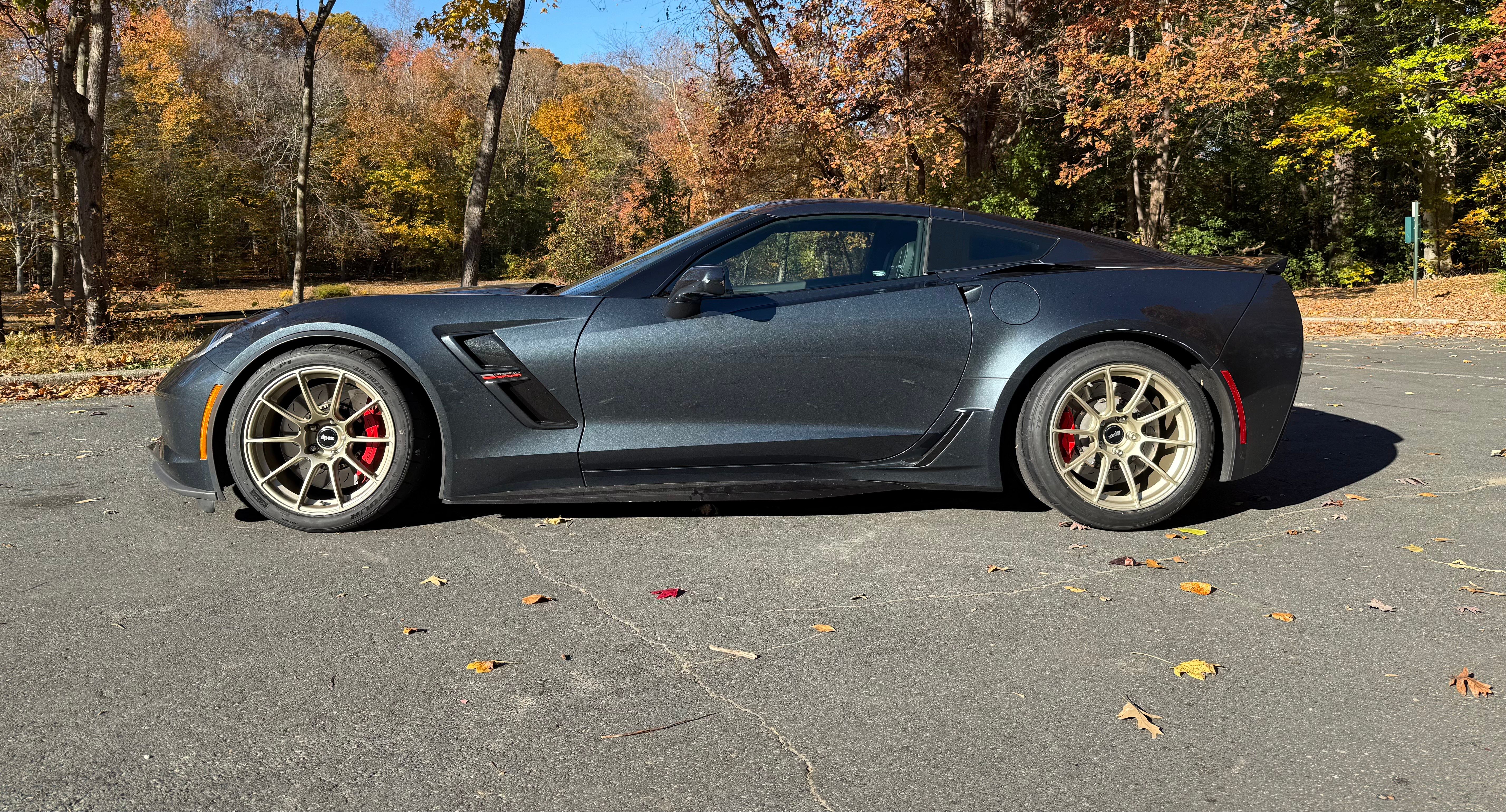 Chevrolet C7 Corvette Grand Sport with 18