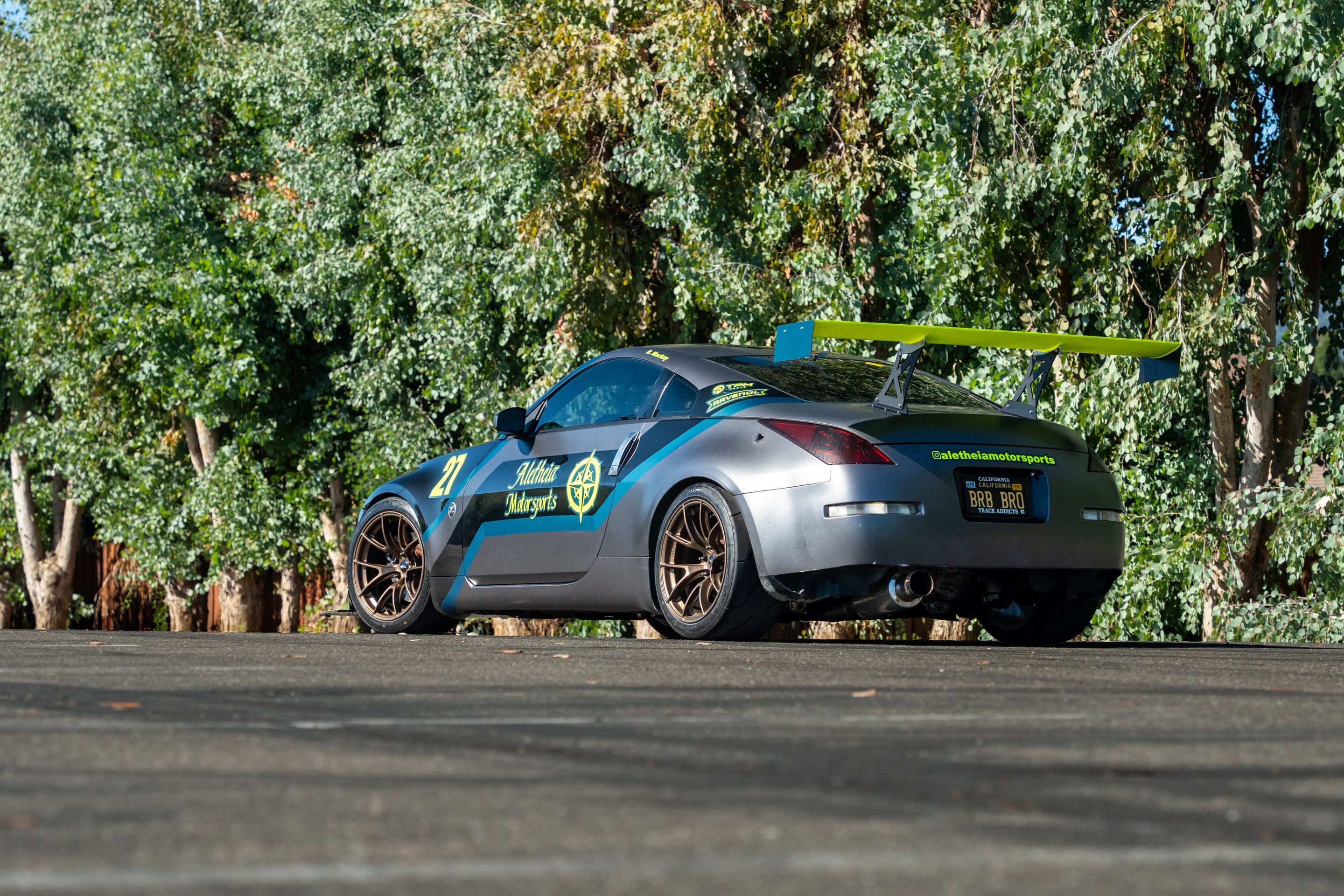 Grey Nissan 350Z with 18" VS-5RS Apex wheels in Satin Bronze