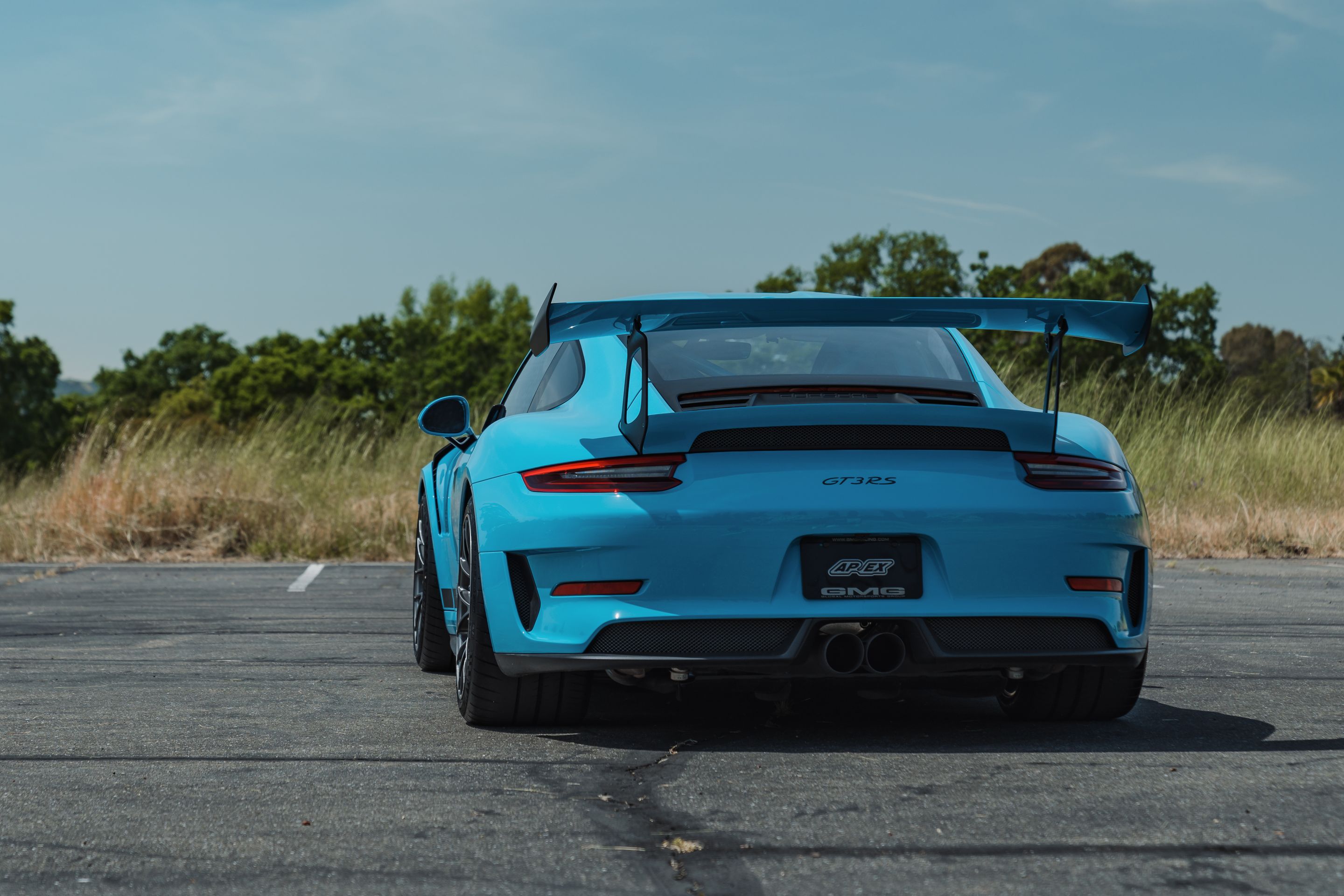 Blue Porsche 911 991.2 GT3 RS with 19" EC-7RS Apex wheels in Anthracite