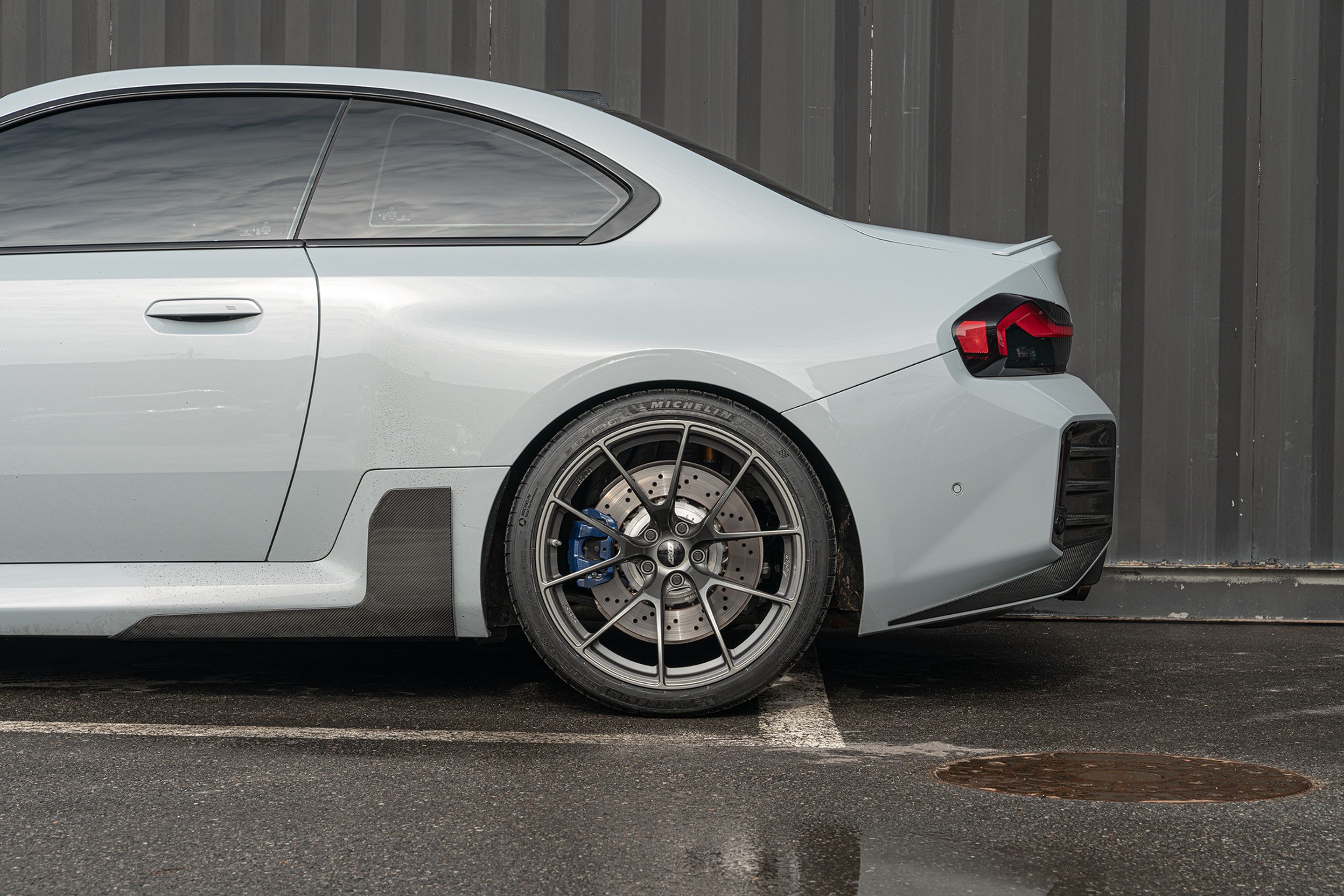 Grey BMW G87 M2 with 20" VS-5RS Apex wheels in Anthracite