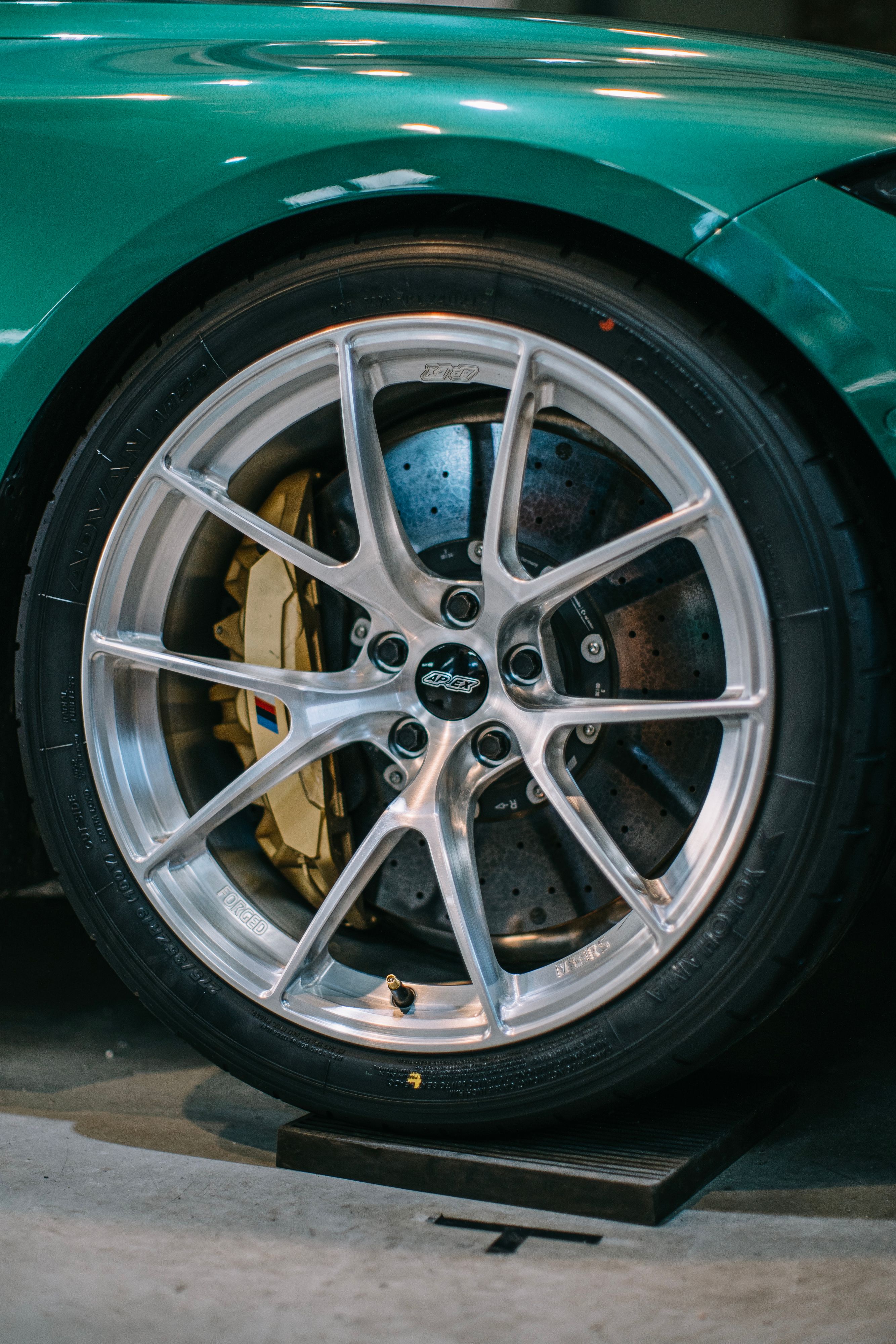Green BMW G80 M3 with 19" VS-5RS Apex wheels in Brushed Clear