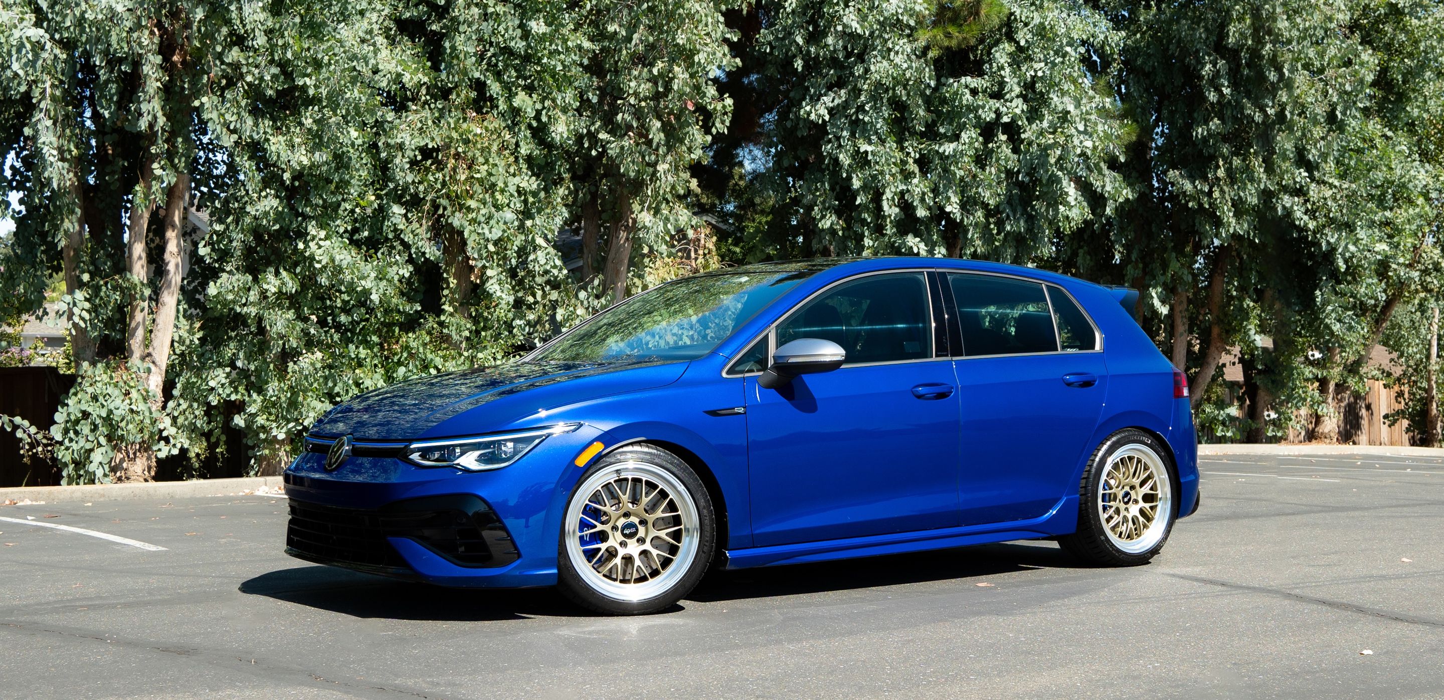 Blue VW MK8 Golf R with 18" ML-10RT Apex wheels in Machined Lip Gloss Motorsport Gold