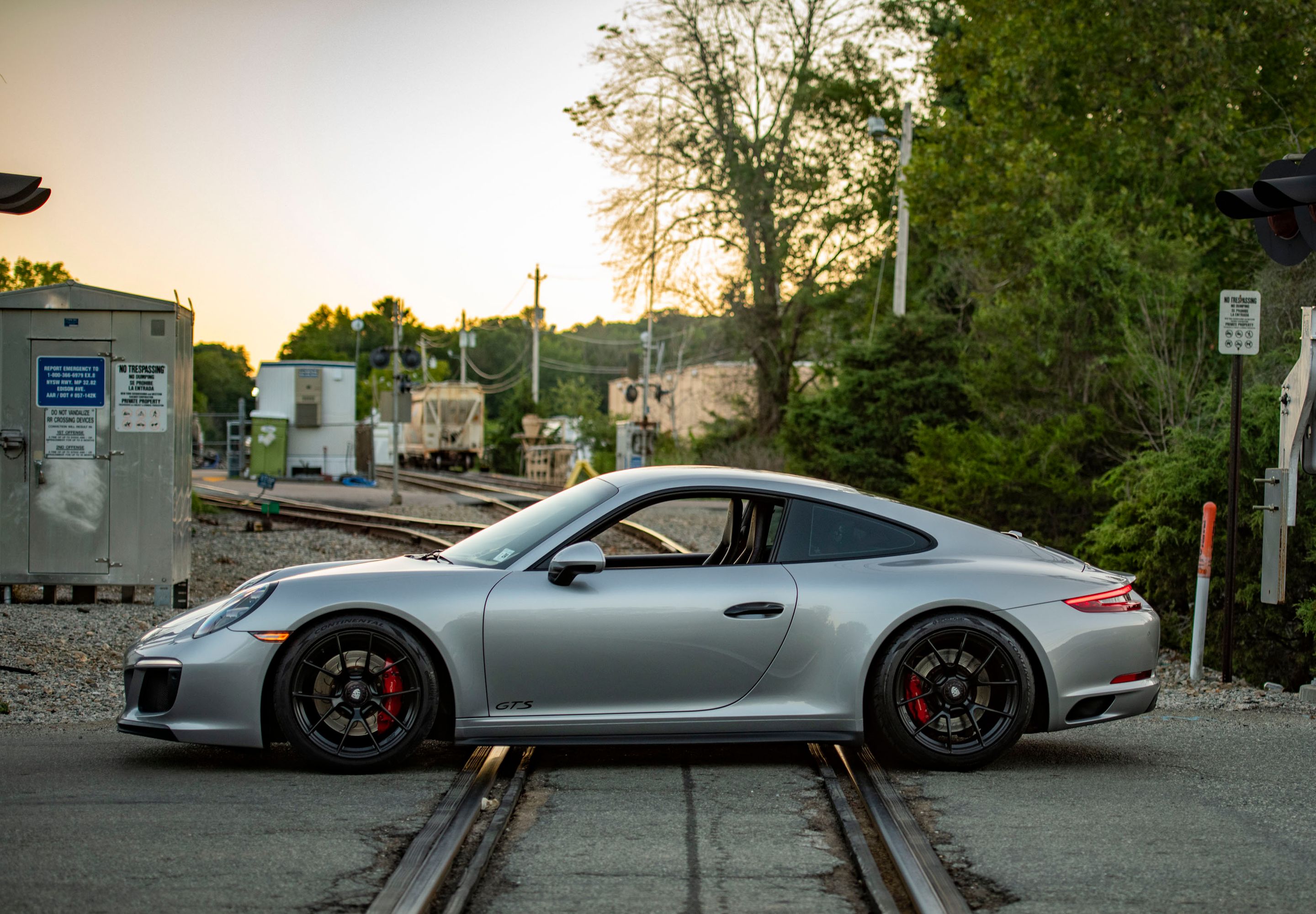 Grey Porsche 911 991.2 Carrera GTS with 19" VS-5RS Apex wheels in Satin Black