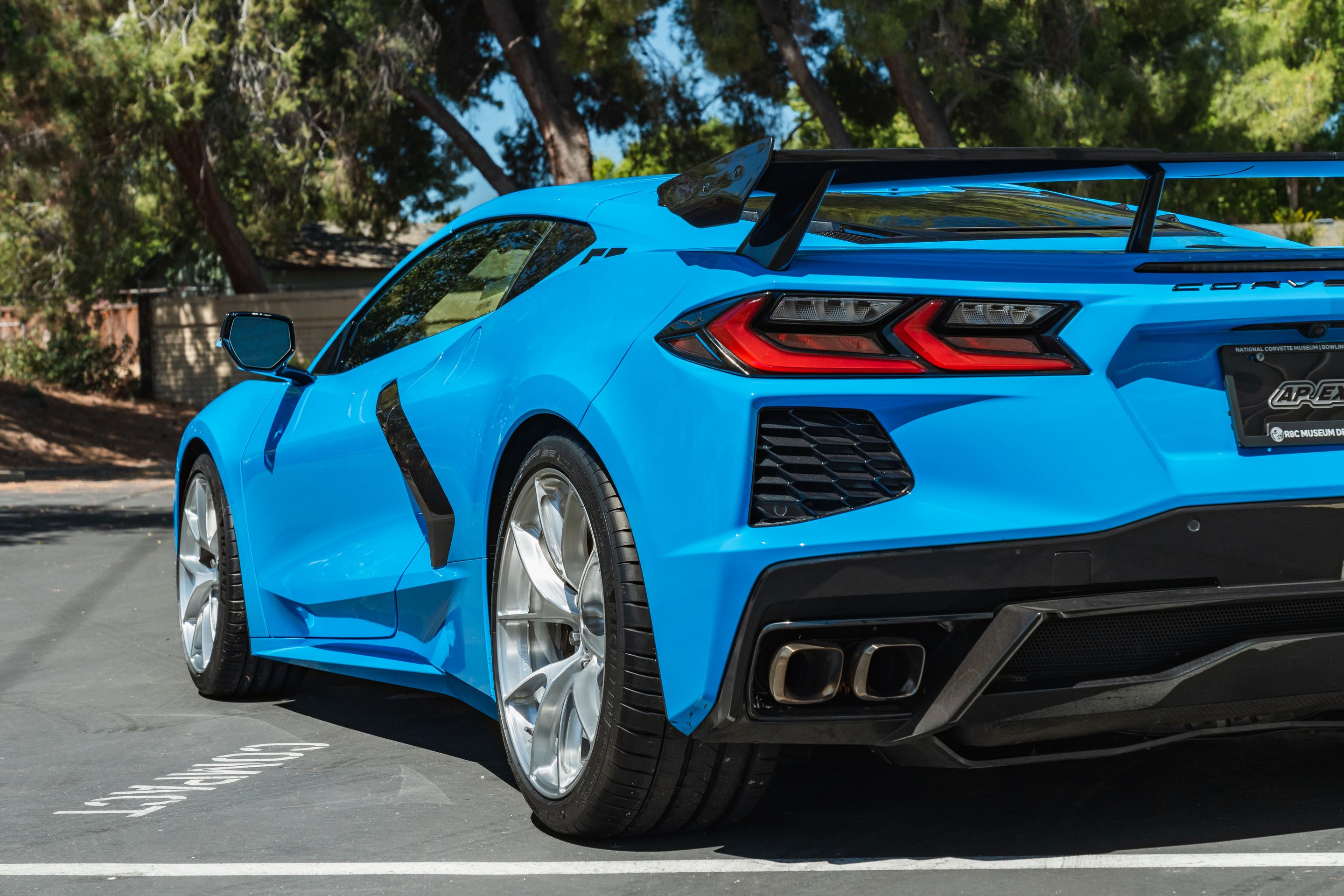 Blue Chevrolet C8 Corvette Stingray/Z51 with 19"/20" VS-5RS Apex wheels in Brushed Clear