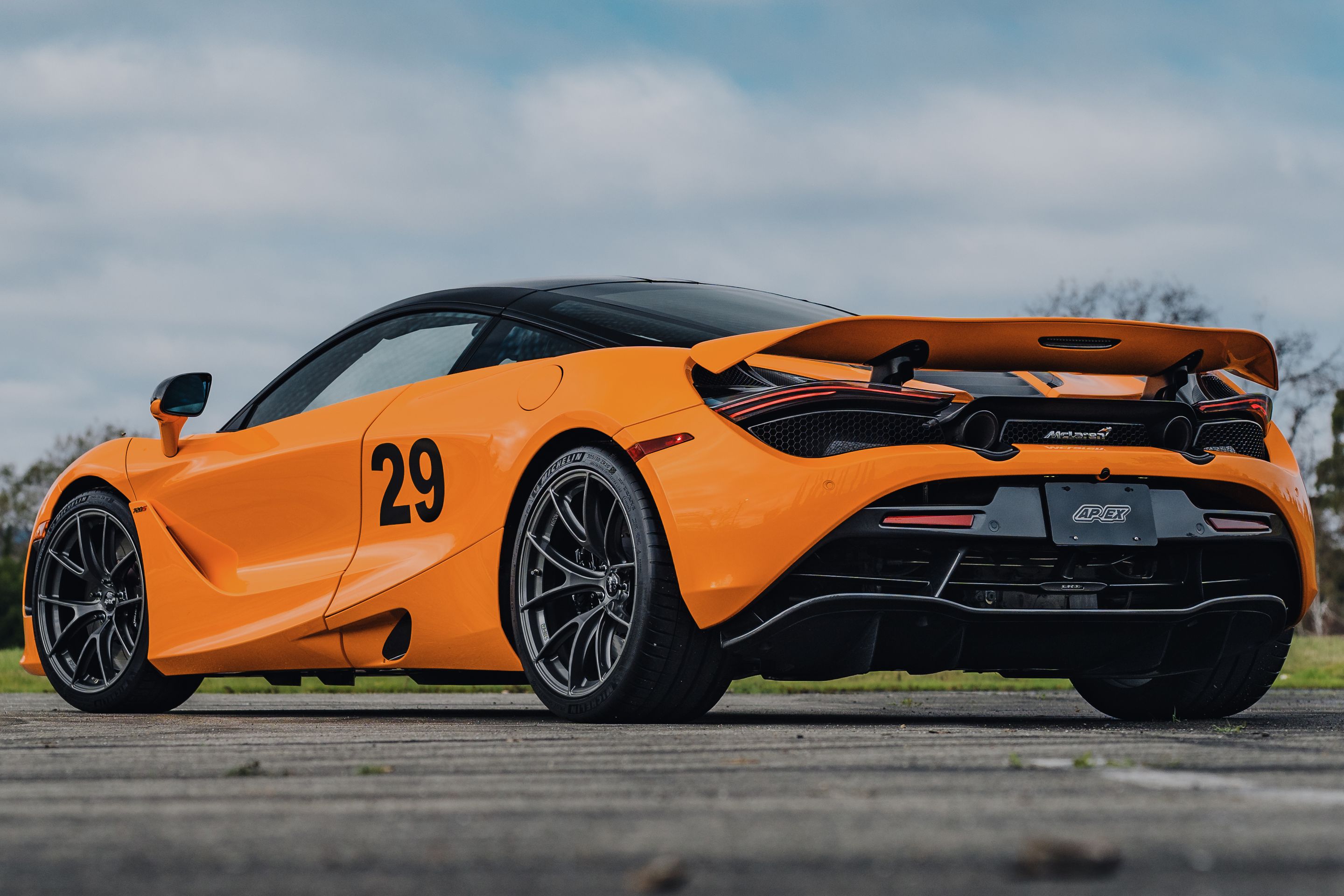 Orange McLaren 720S with 19"/20" VS-5RS Apex wheels in Anthracite