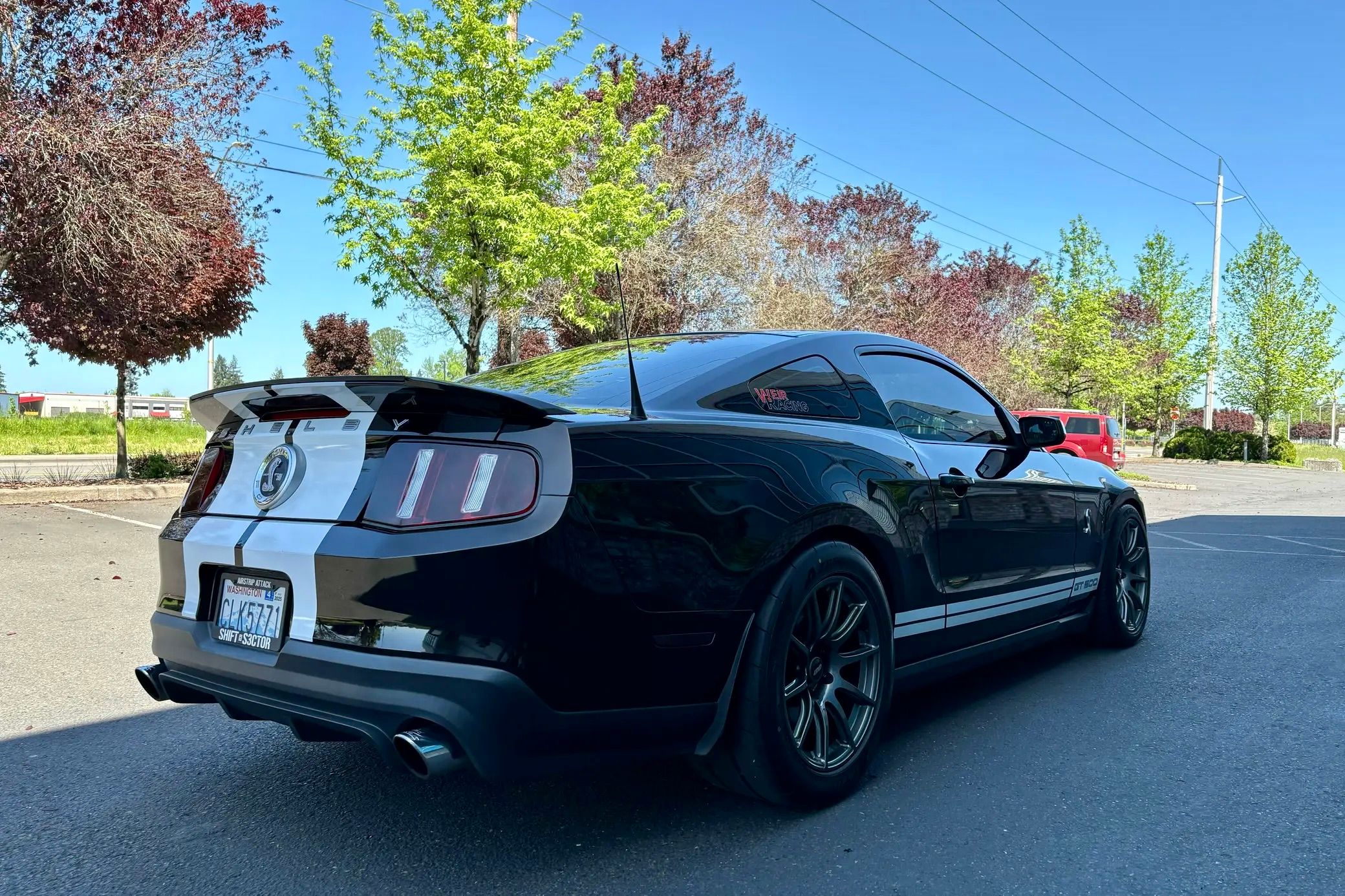 Black Ford S197 Mustang GT500 with 19"/18" SM-10 Apex wheels in Anthracite