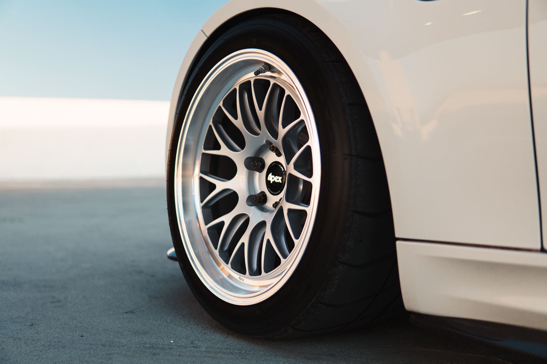 White BMW E92 Coupe M3 with 18" ML-10RT Apex wheels in Machined Lip Race Silver