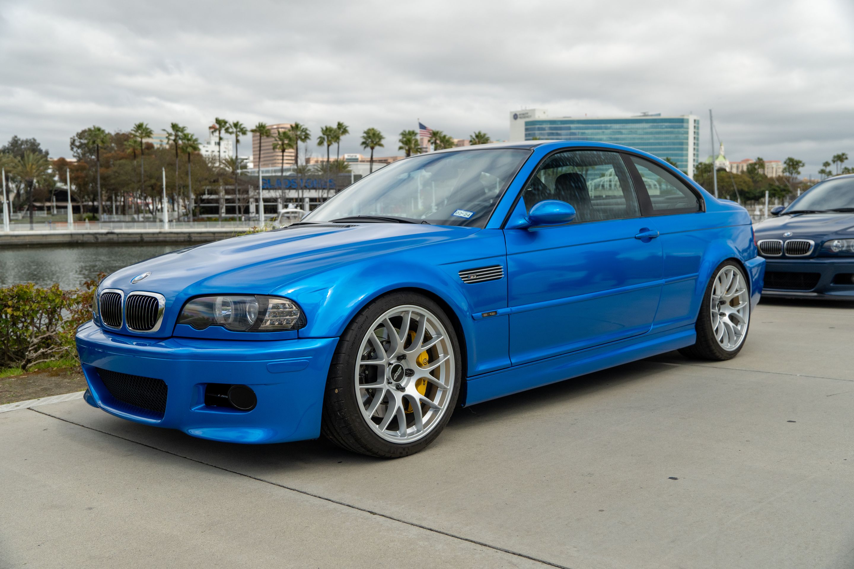 Blue BMW E46 M3 with 19" EC-7 Apex wheels in Race Silver
