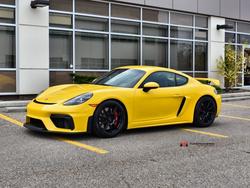 Yellow Porsche Cayman - SM-10 in Satin Black