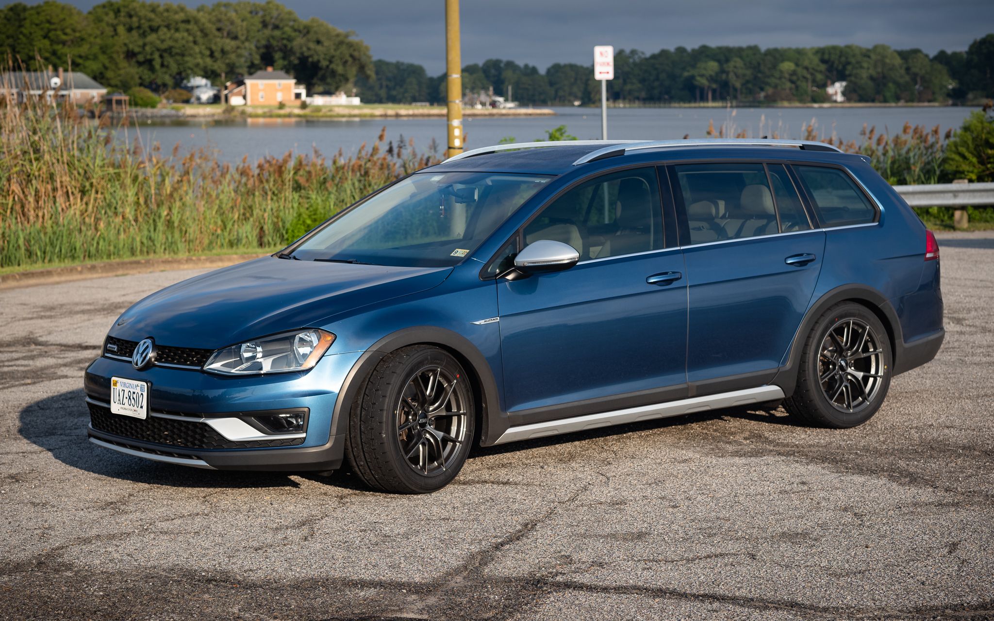 VW MK7 Alltrack/SportWagen Alltrack with 17" VS5RS Wheels in Anthracite