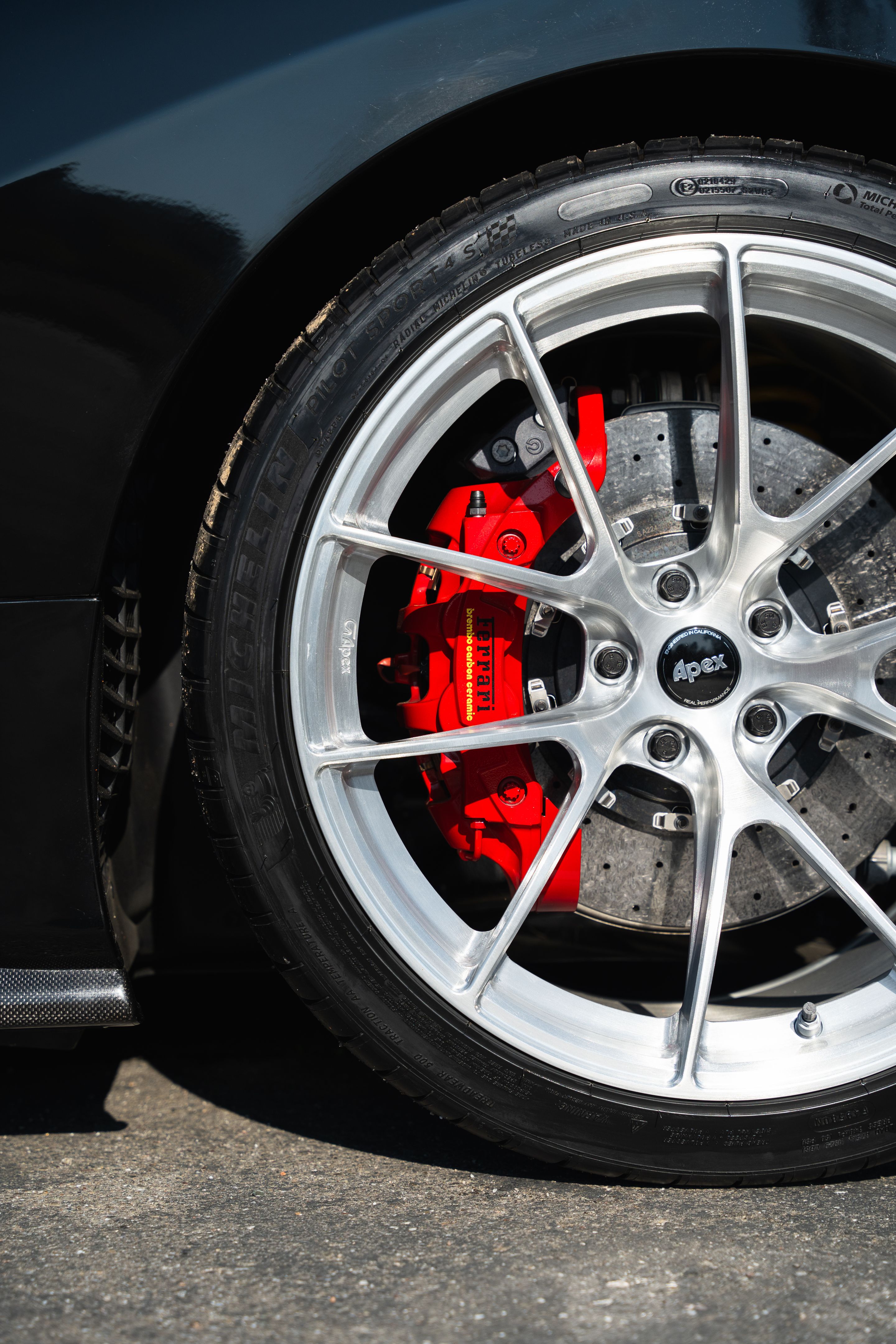 Black Ferrari 488 with 20" VS-5RS Apex wheels in Brushed Clear