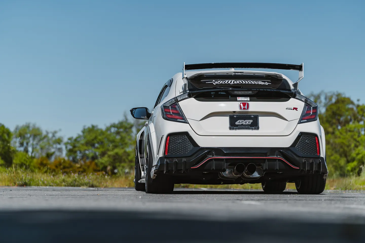 Honda FK8 Civic Type-R with 18