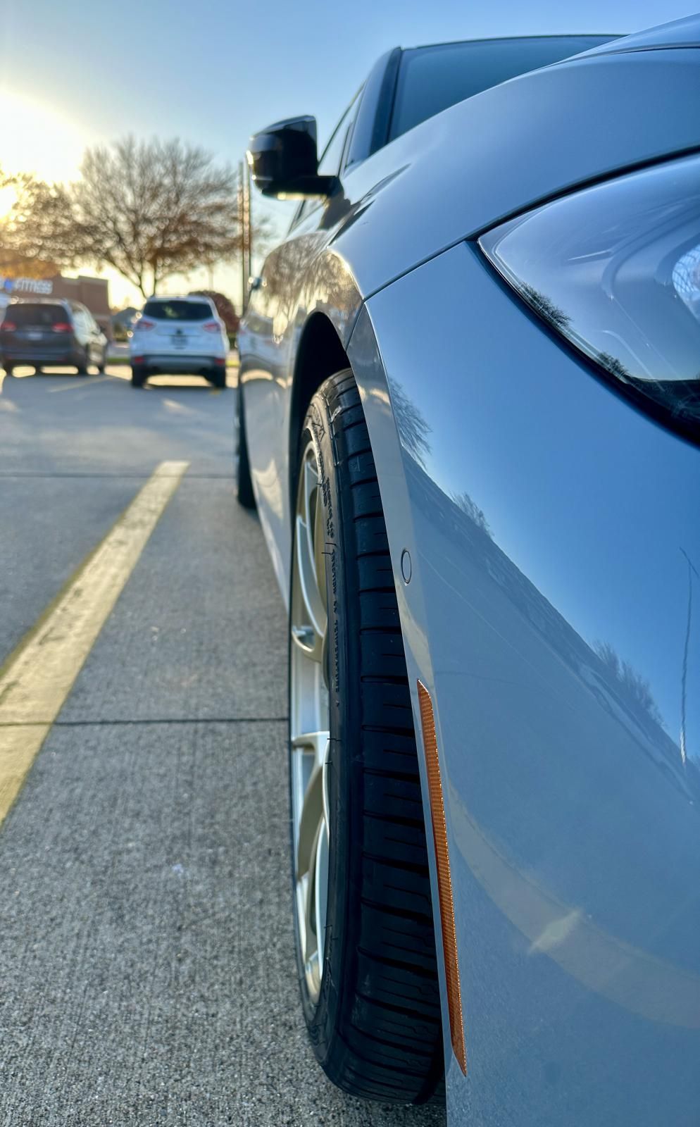 Grey BMW G20 Sedan 3 Series with 19" VS-5RS Apex wheels in Motorsport Gold