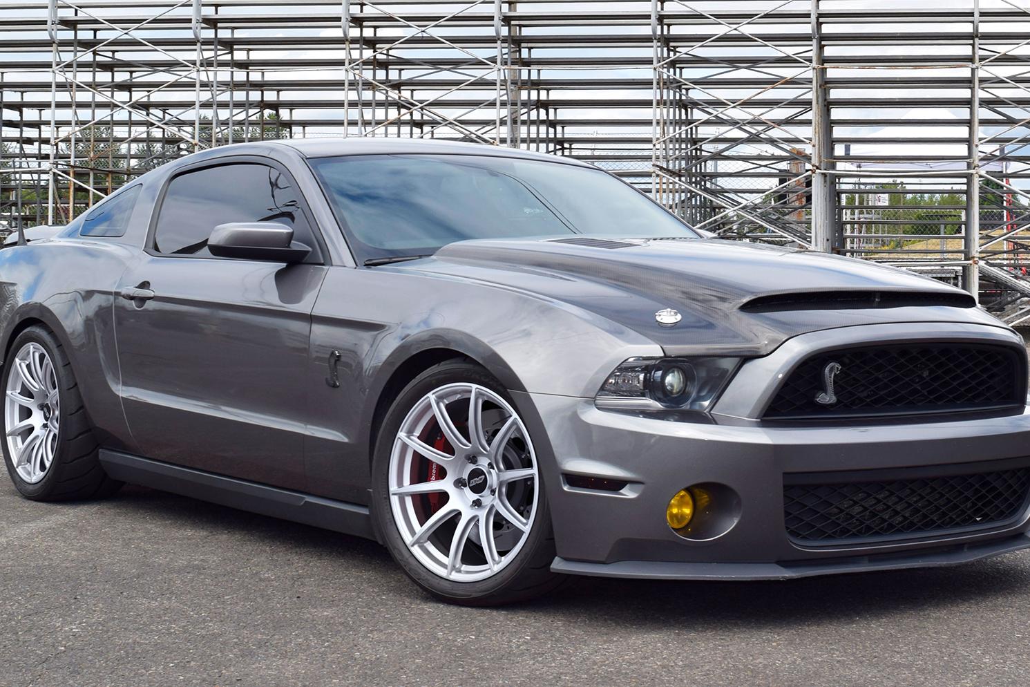 Ford S197 Mustang GT500 with 19