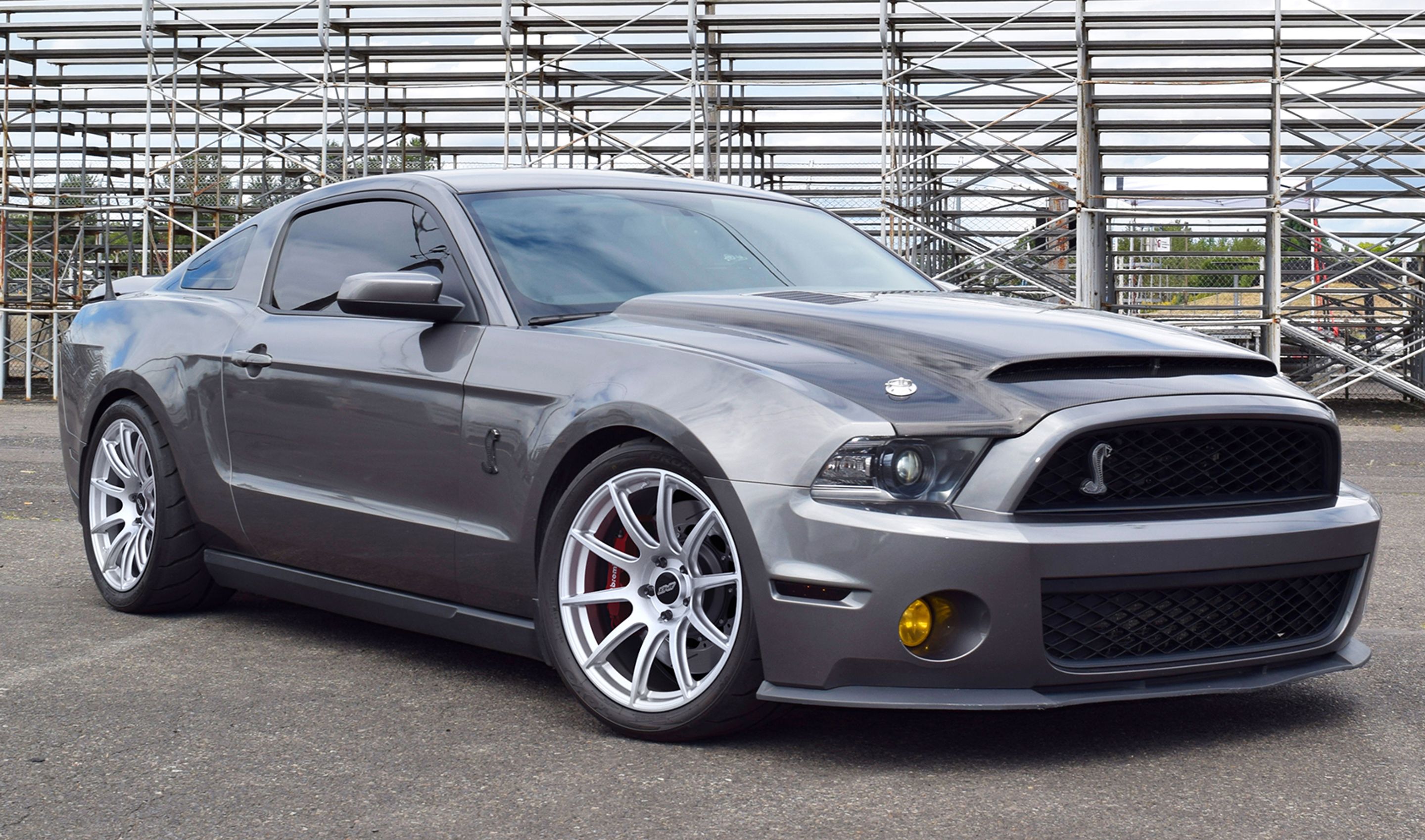 Grey Ford S197 Mustang GT500 with 19" SM-10 Apex wheels in Race Silver