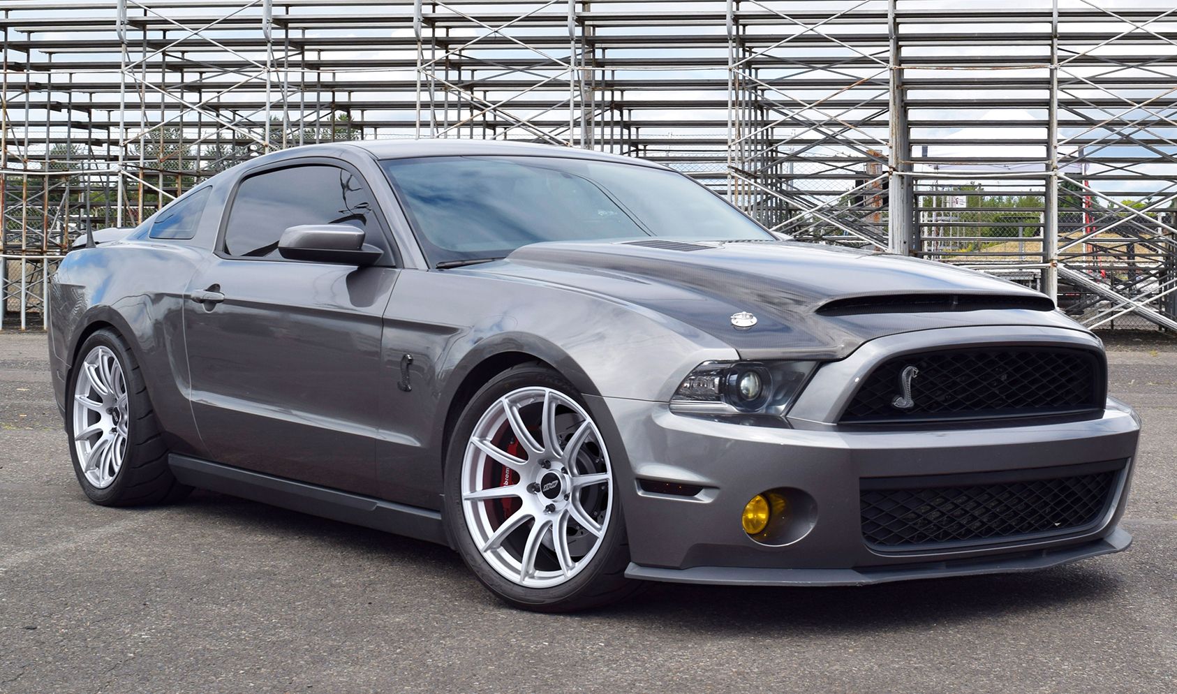 Grey Ford S197 Mustang GT500 with 19" SM-10 Apex wheels in Race Silver