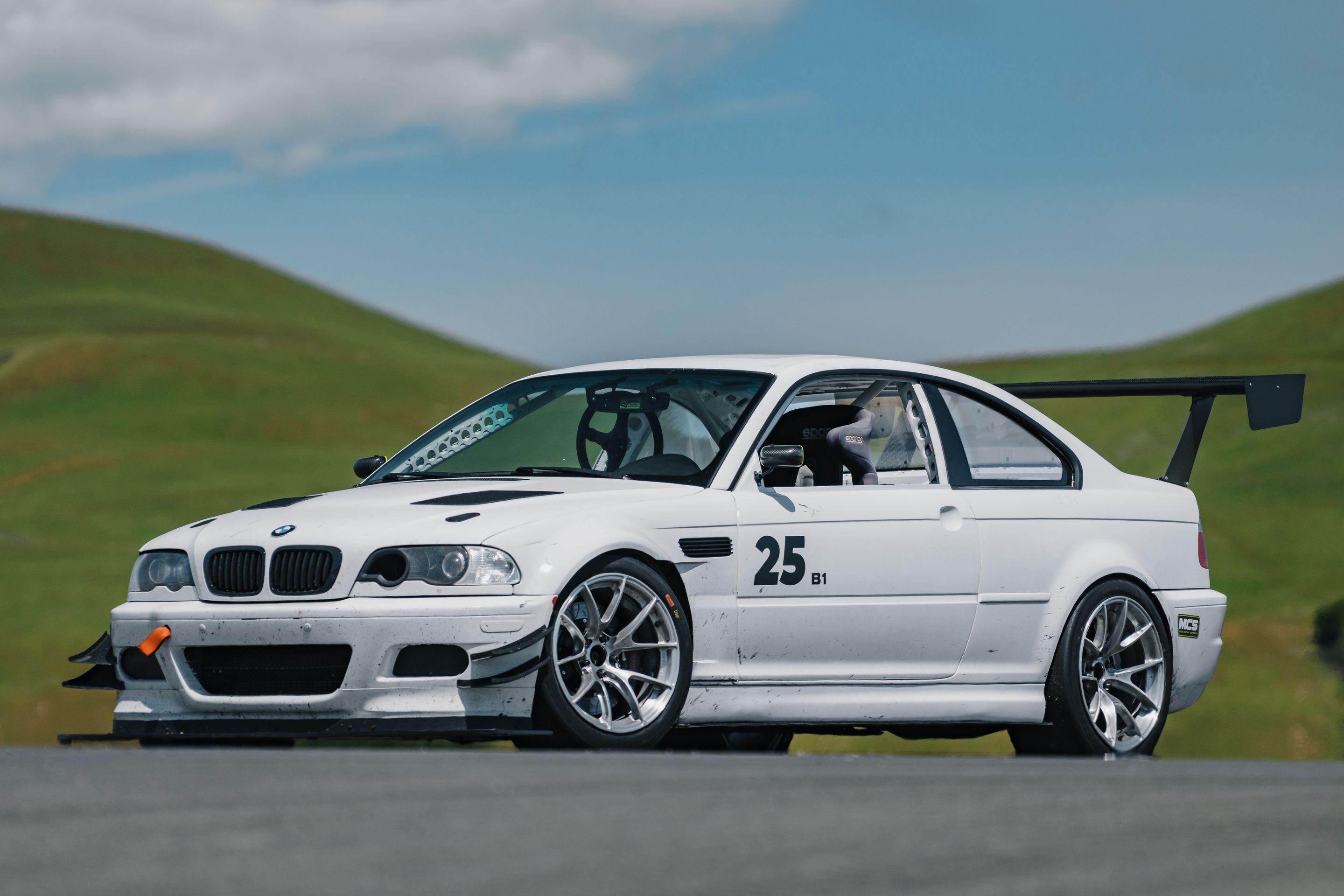 White BMW E46 M3 with 18" VS-5RS Apex wheels in Brushed Clear