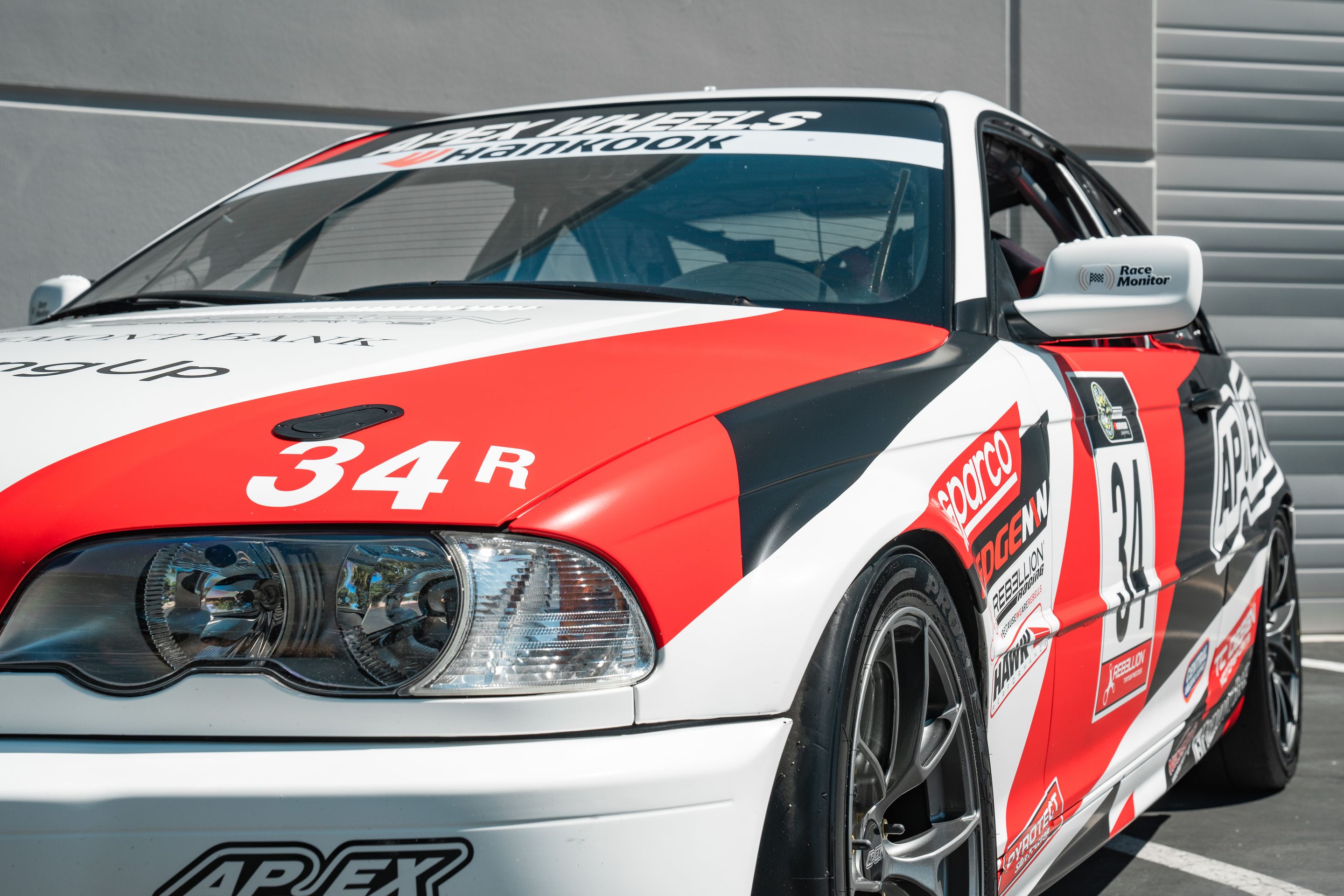 Multicolor BMW Spec E46 with 17" VS-5RS Apex wheels in Anthracite